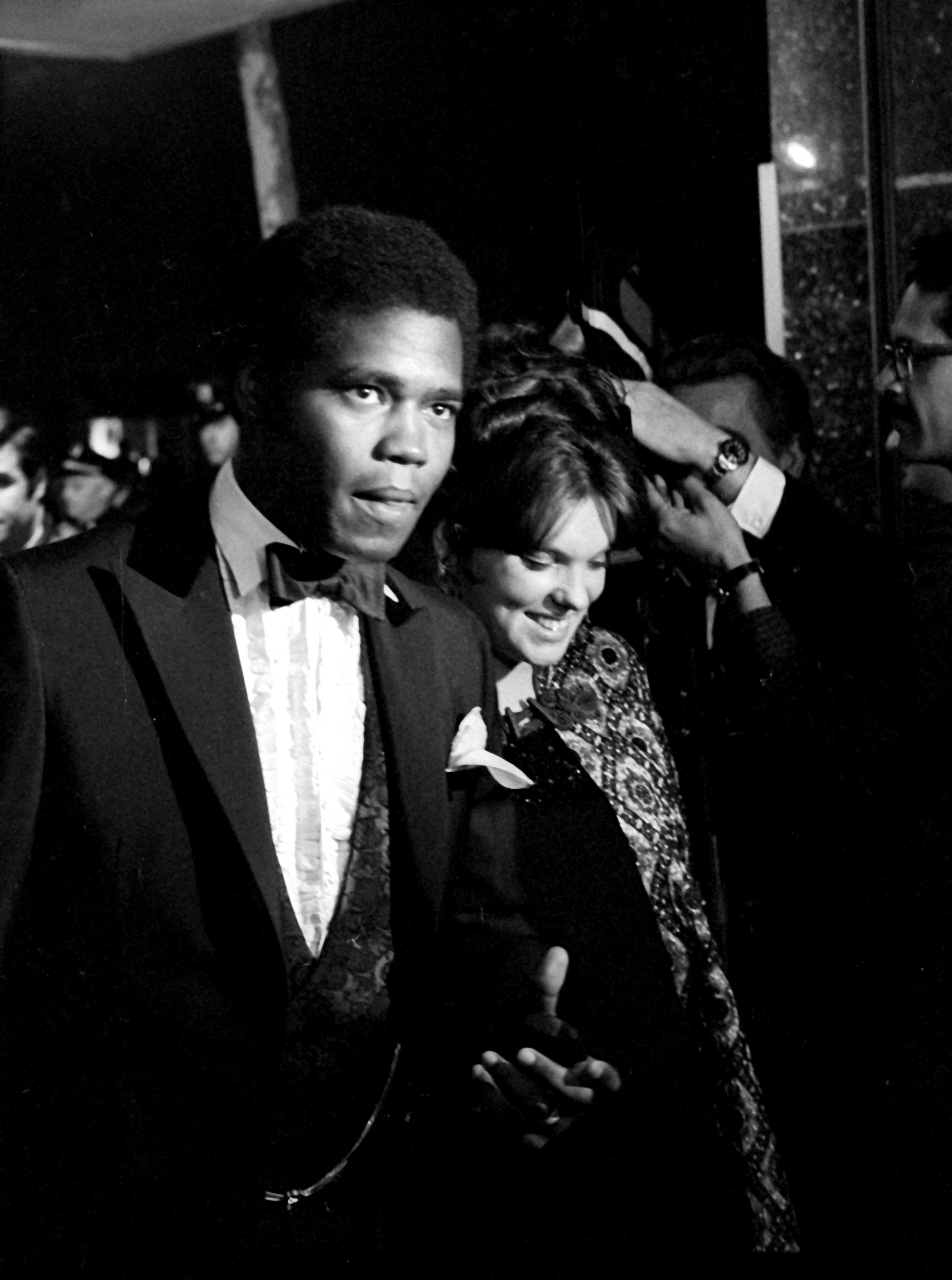 Georg Stanford Brown y Tyne Daly en una fiesta de "More Stately Mansions" en Nueva York, el 31 de octubre de 1967. | Fuente: Getty Images