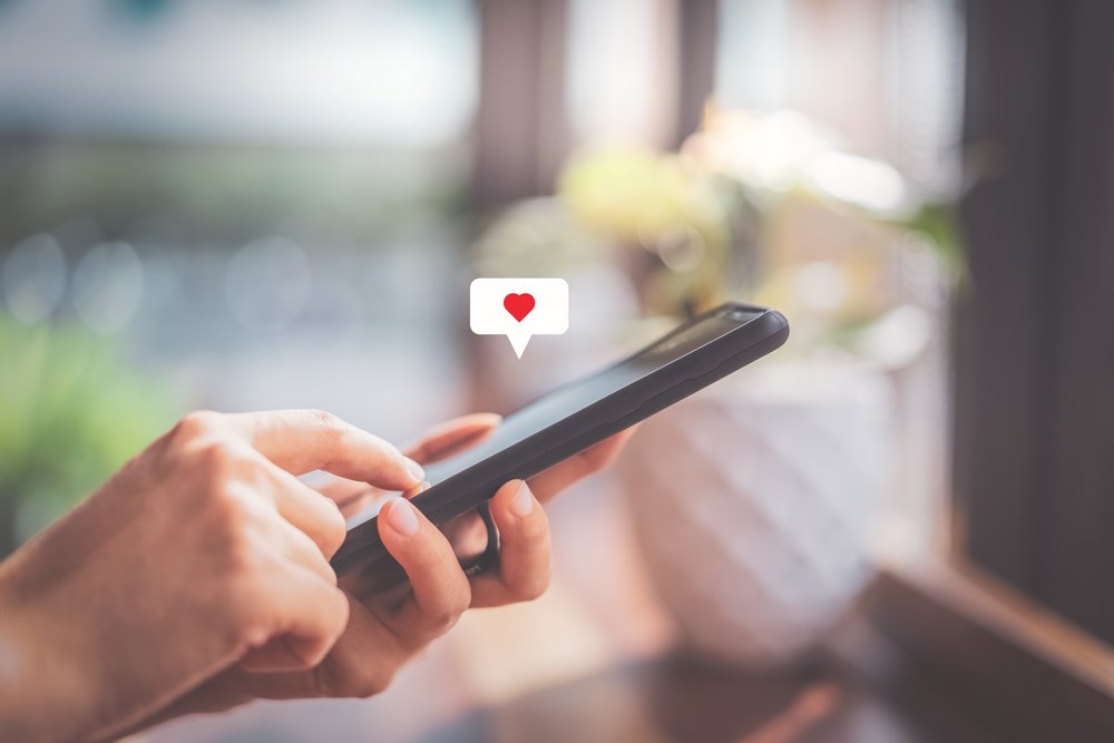 Mensajes de amor por las redes sociales. | Foto: Shutterstock.