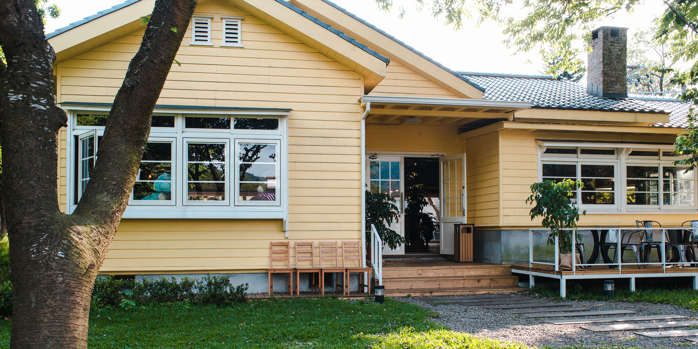 Una casa familiar suburbana | Fuente: Shutterstock