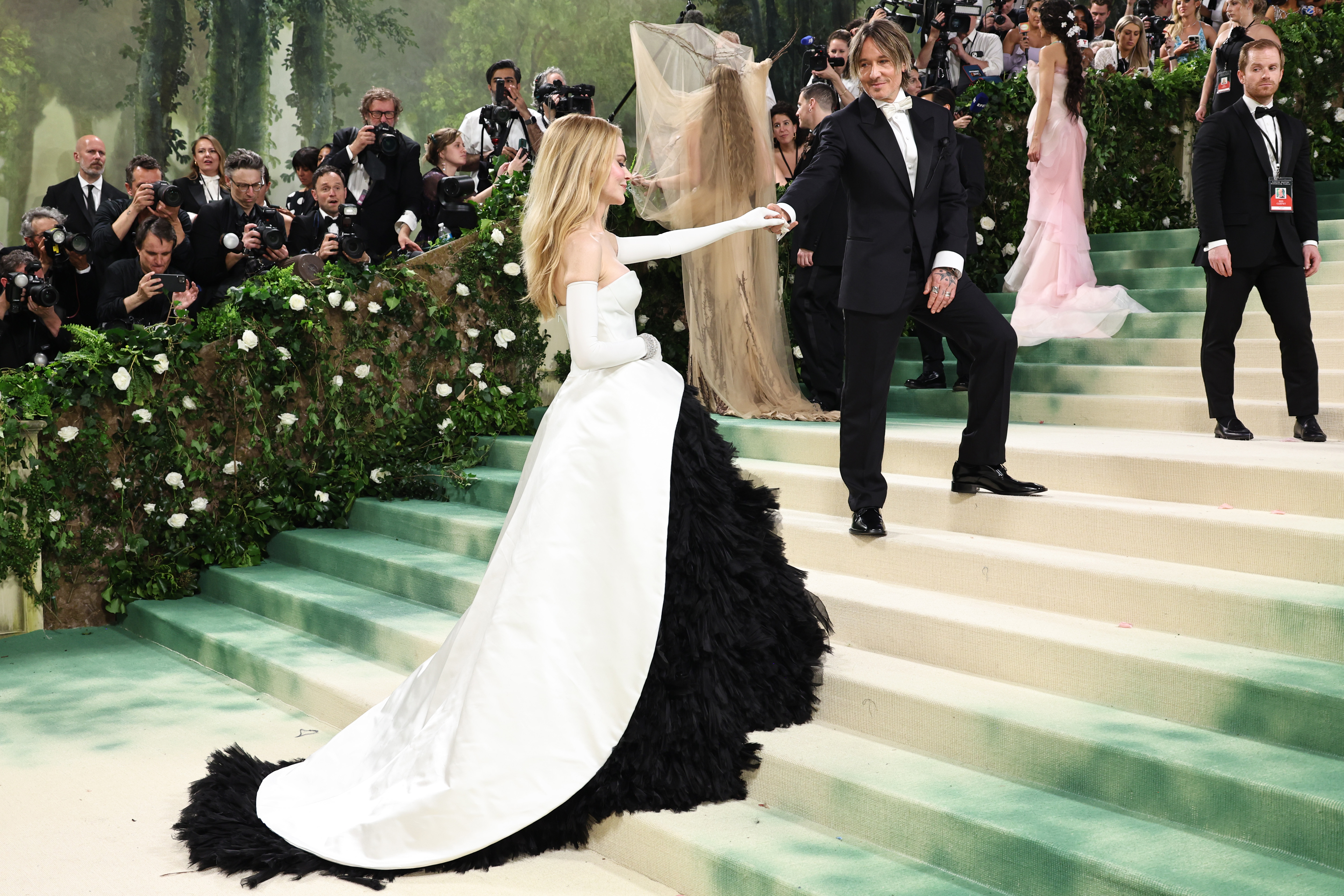 Nicole Kidman y Keith Urban en la Met Gala 2024 que celebra "Sleeping Beauties: Reawakening Fashion" en el Museo Metropolitano de Arte el 06 de mayo de 2024 en Nueva York | Foto: Getty Images