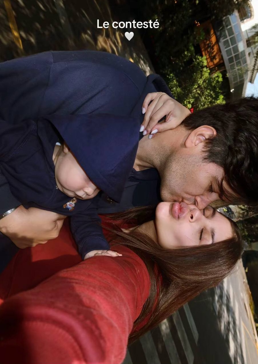 Carolina Flores junto a su esposo, Alejandro Sánchez | Fuente: TikTok/carolinaff444