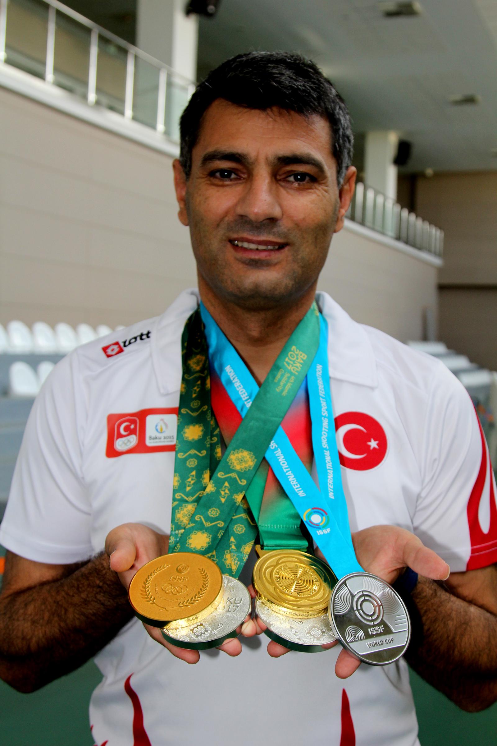 El campeón de Europa ganó la medalla de oro en la categoría masculina de pistola de 25 metros en los Campeonatos de Europa de Trap-Skeet con armas de fuego el 7 de agosto de 2017 | Fuente: Getty Images