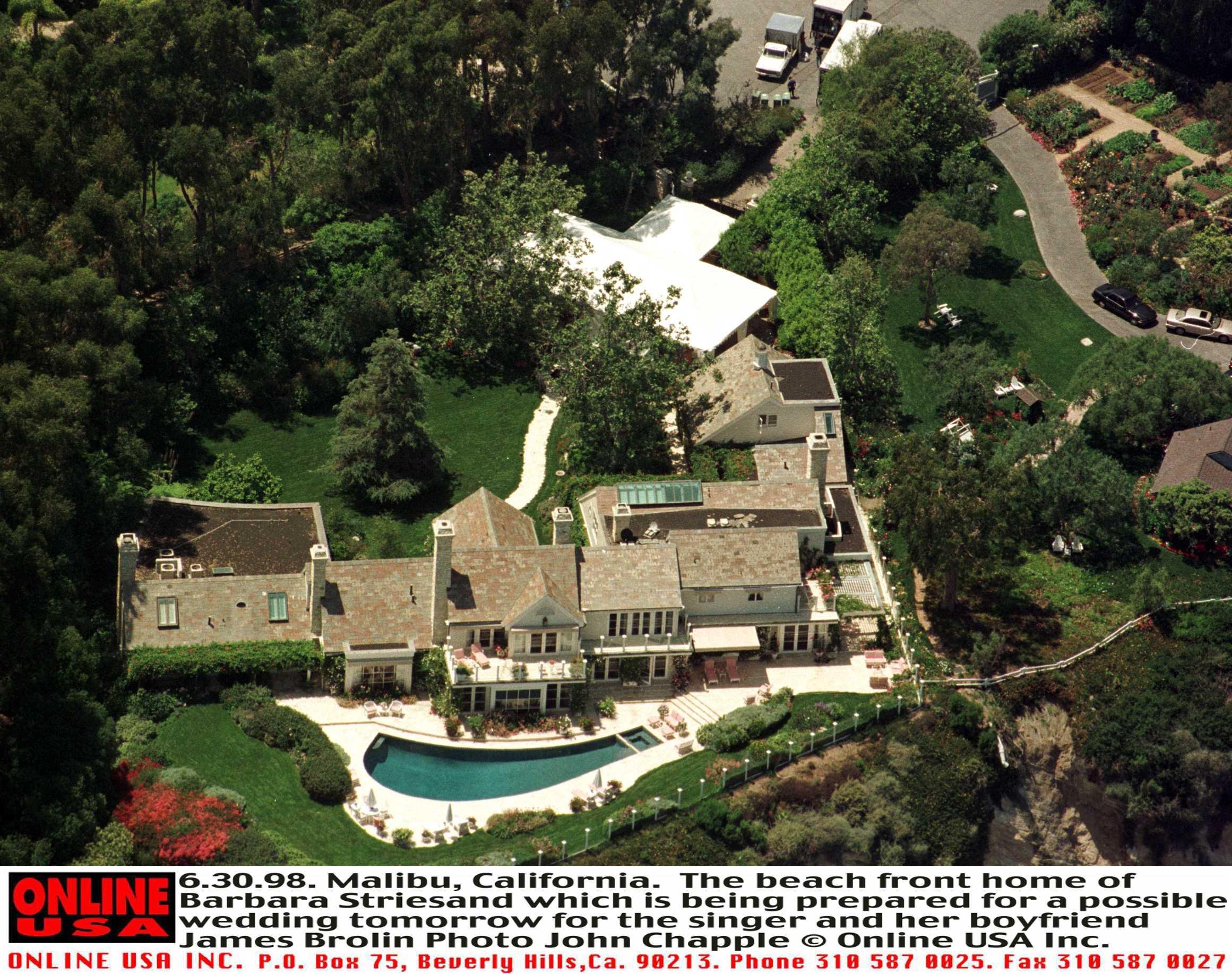 La casa de Barbra Streisand fotografiada en una toma aérea captada el 30 de junio de 1998 en Malibu, California. | Foto: Getty Images
