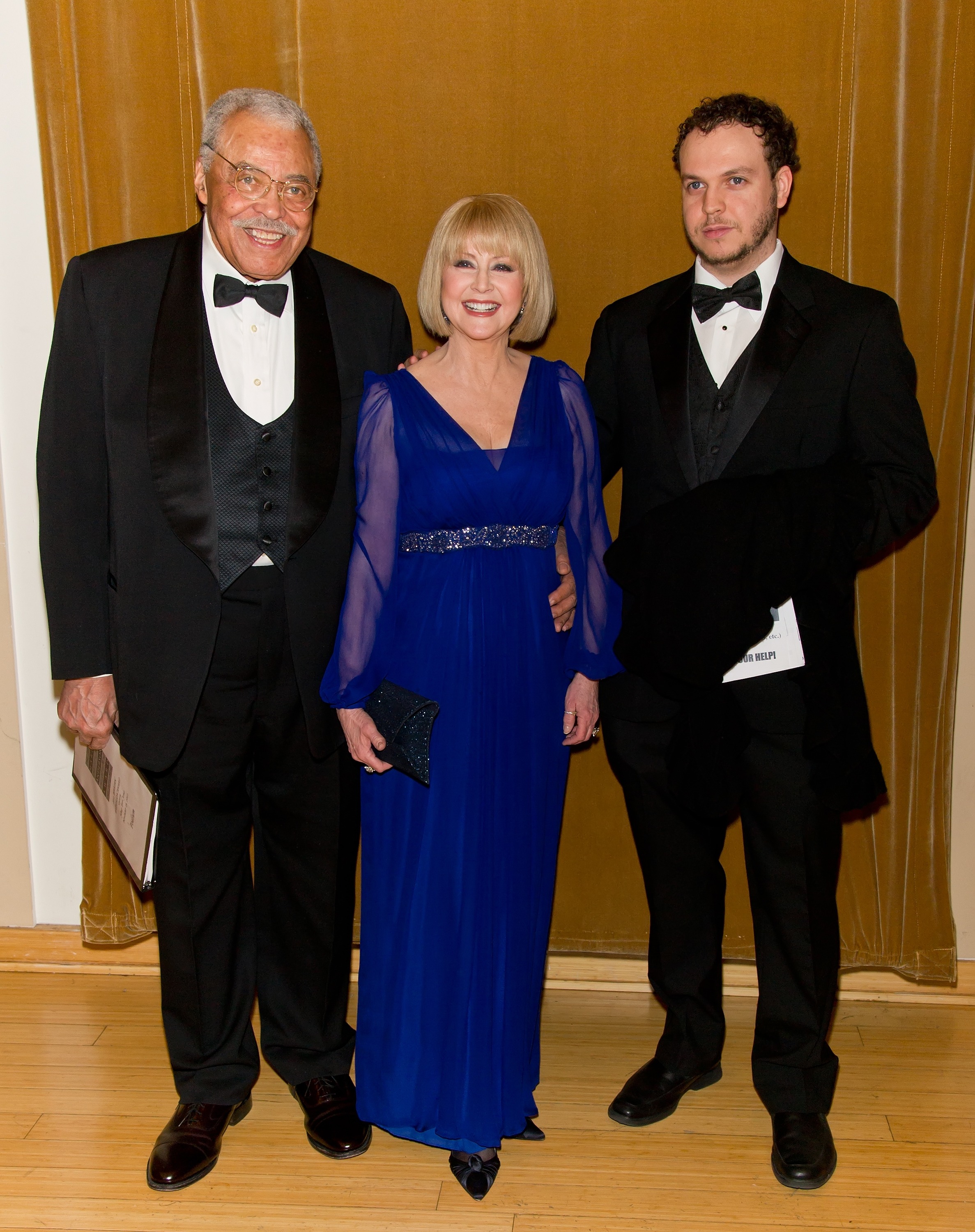 James Earl Jones, Cecilia Hart y Flynn Earl Jones en la Gala de los Premios Marian Anderson 2012, el 19 de noviembre de 2012, en Filadelfia, Pensilvania. | Fuente: Getty Images