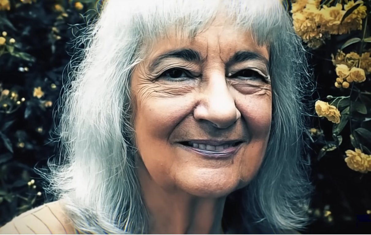 Lily Süllos | Fuente: YouTube/Historias Innecesarias