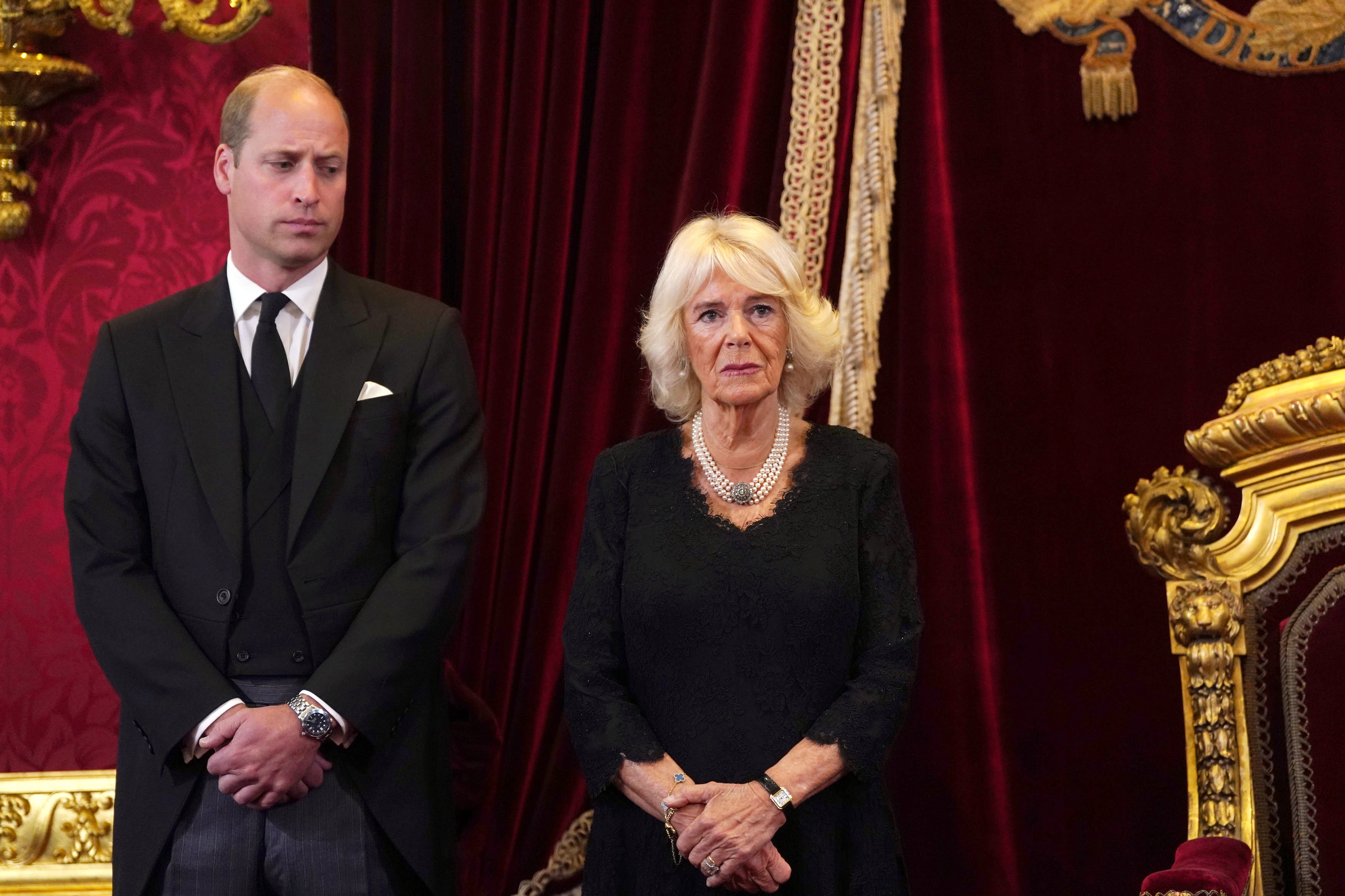 El príncipe William y la reina consorte Camilla en Londres, en 2022. | Foto: Getty Images