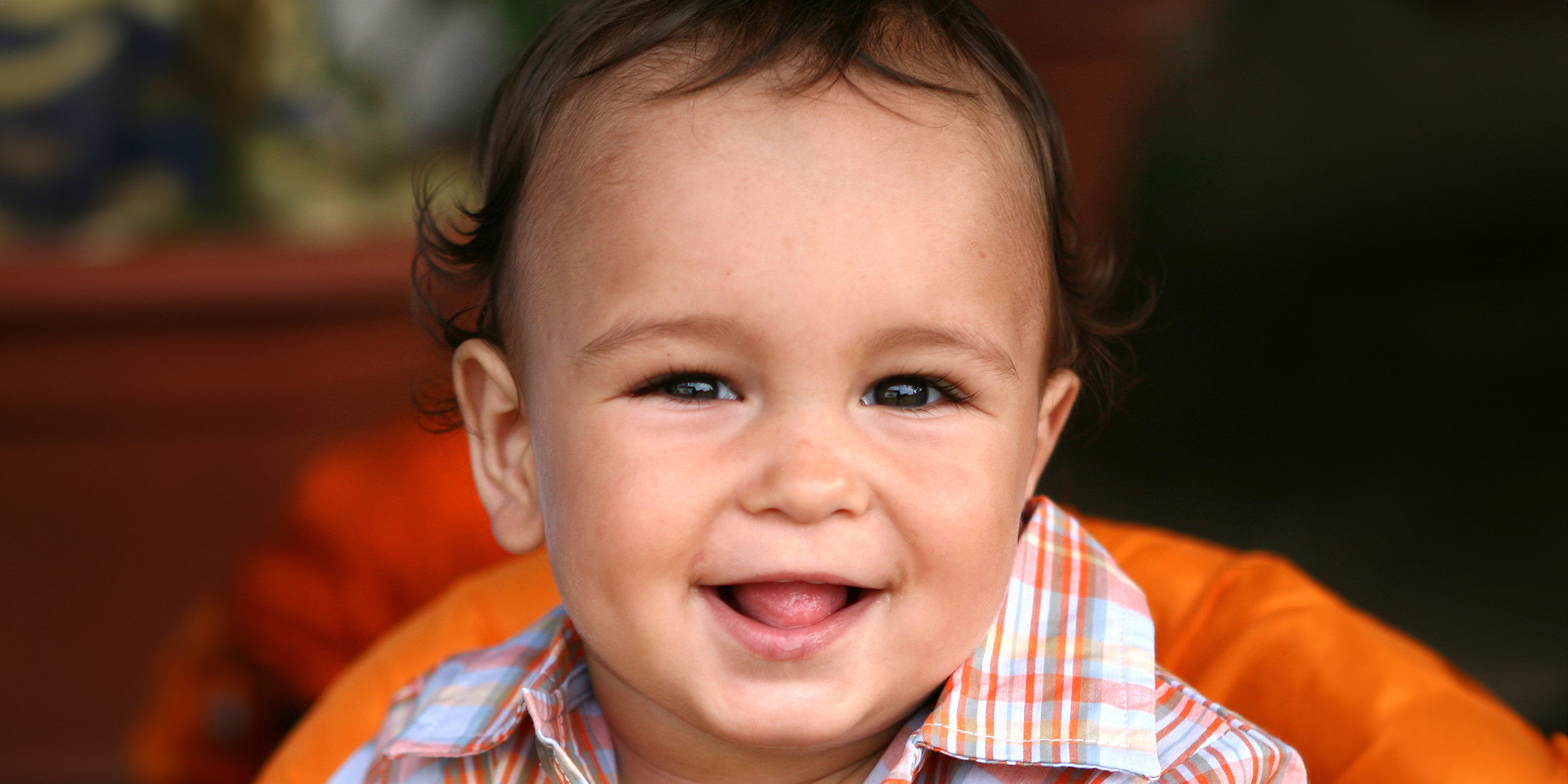 Un niño de pelo oscuro | Fuente: Shutterstock