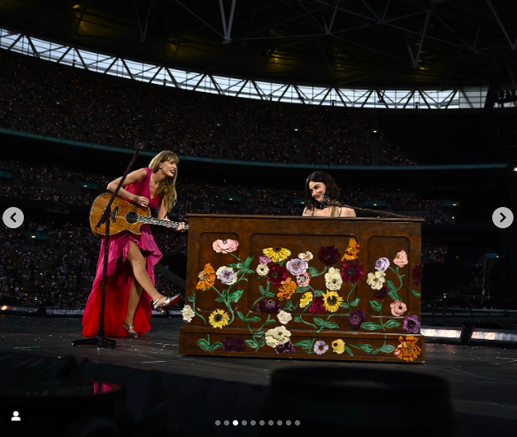 Taylor Swift actuando con Gracie Abrams durante The Eras Tour, publicado el 24 de junio de 2024 | Fuente: Instagram/taylorswift