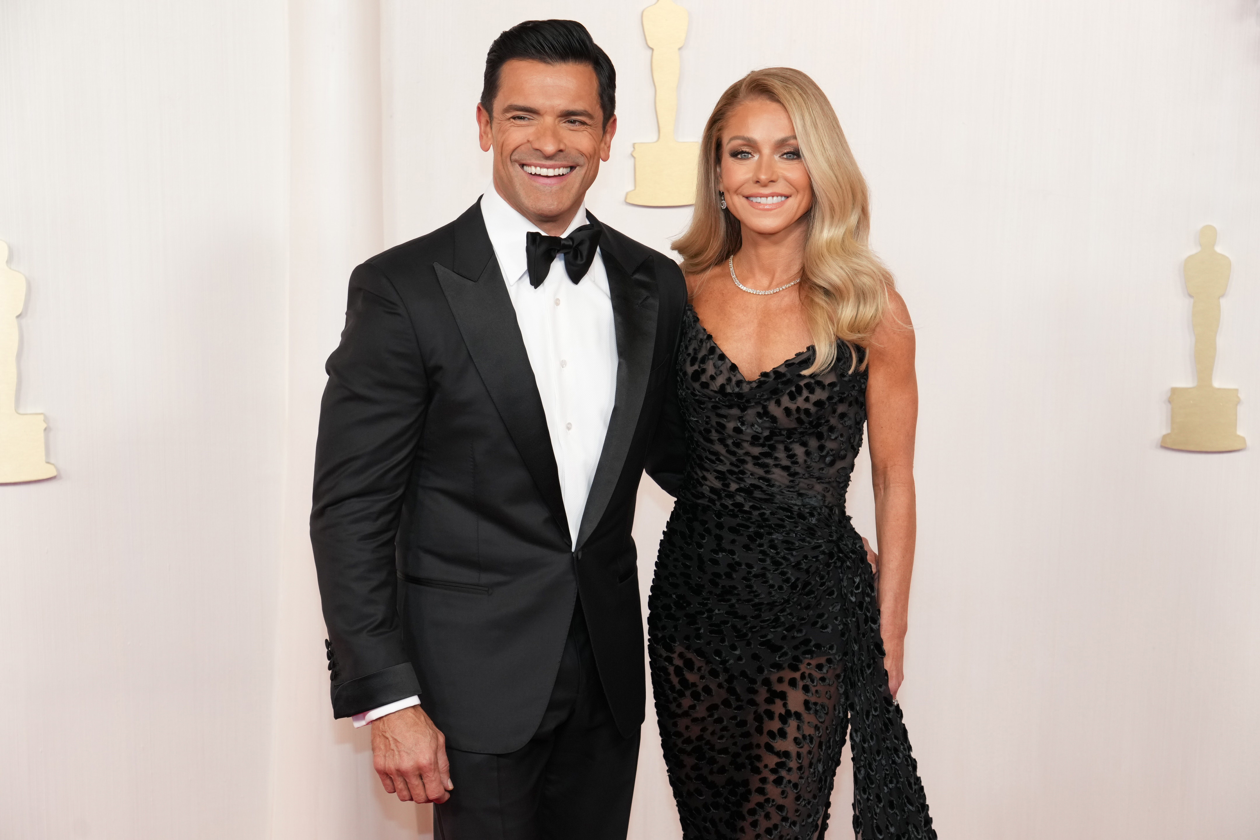 Mark Consuelos y Kelly Ripa fotografiados el 10 de marzo de 2024 | Fuente: Getty Images