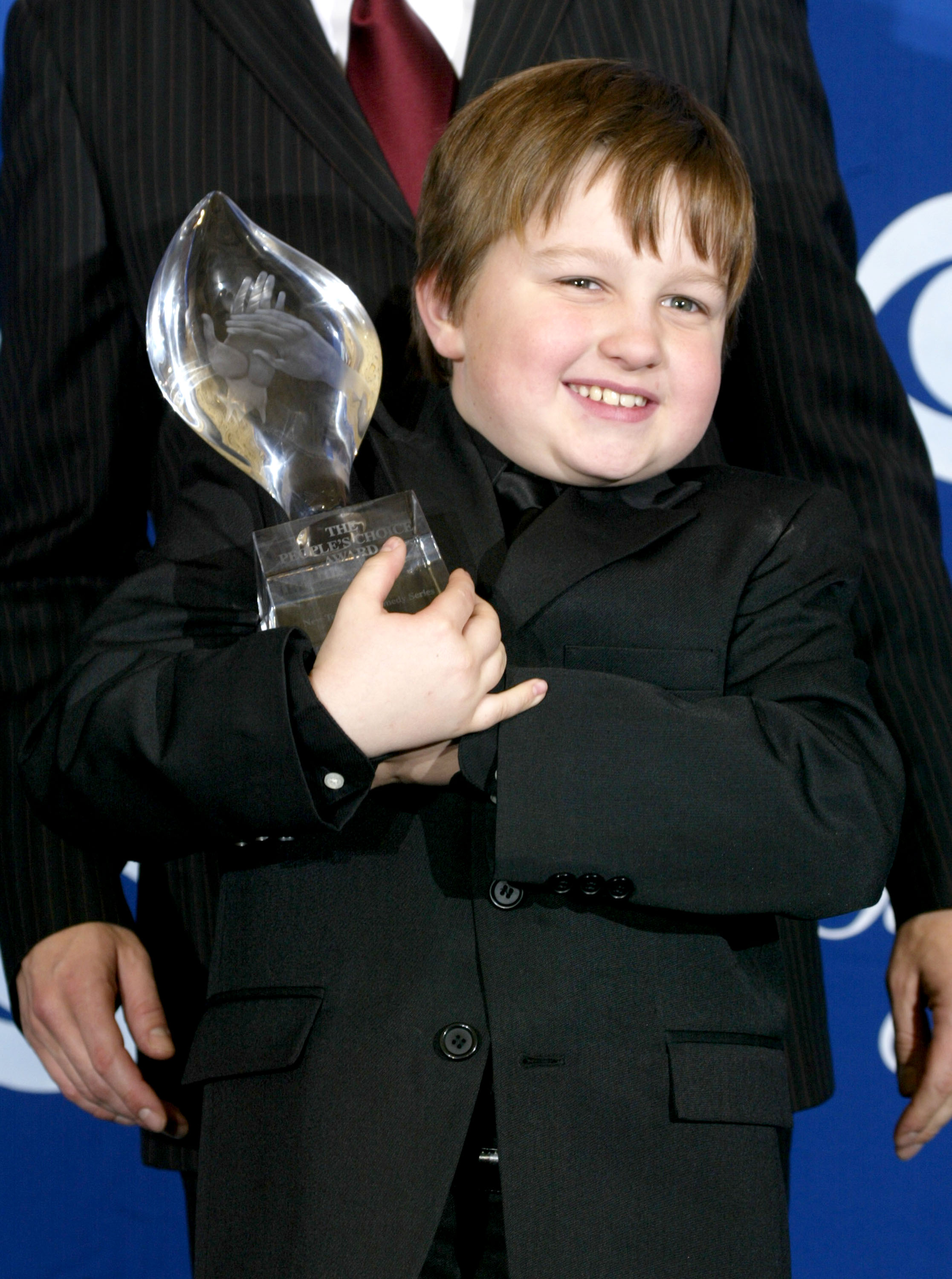 Angus T. Jones durante la 30ª edición de los People's Choice Awards el 11 de enero de 2004, en Pasadena, California. | Fuente: Getty Images