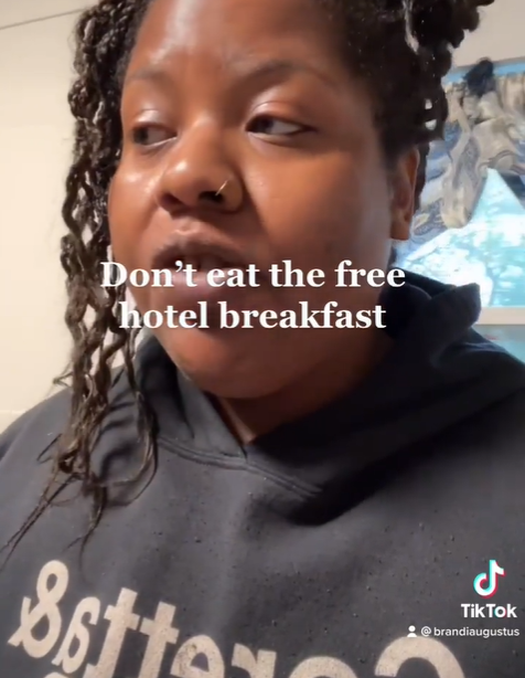 La ex trabajadora de hostelería Brandi Augustus revela lo que NO hay que comer en los restaurantes | Fuente: tiktok.com/brandiaugustus