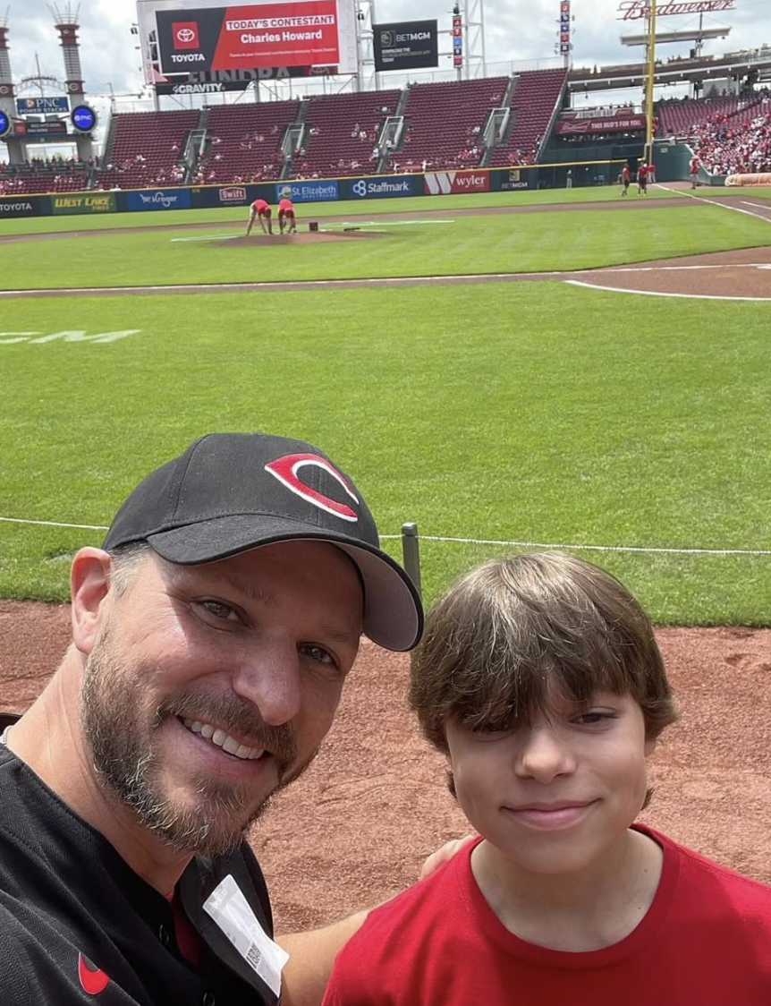 Drew Lachey y su hijo tomándose un selfie, fechado en mayo de 2024 | Fuente: Instagram/therealdrewlachey