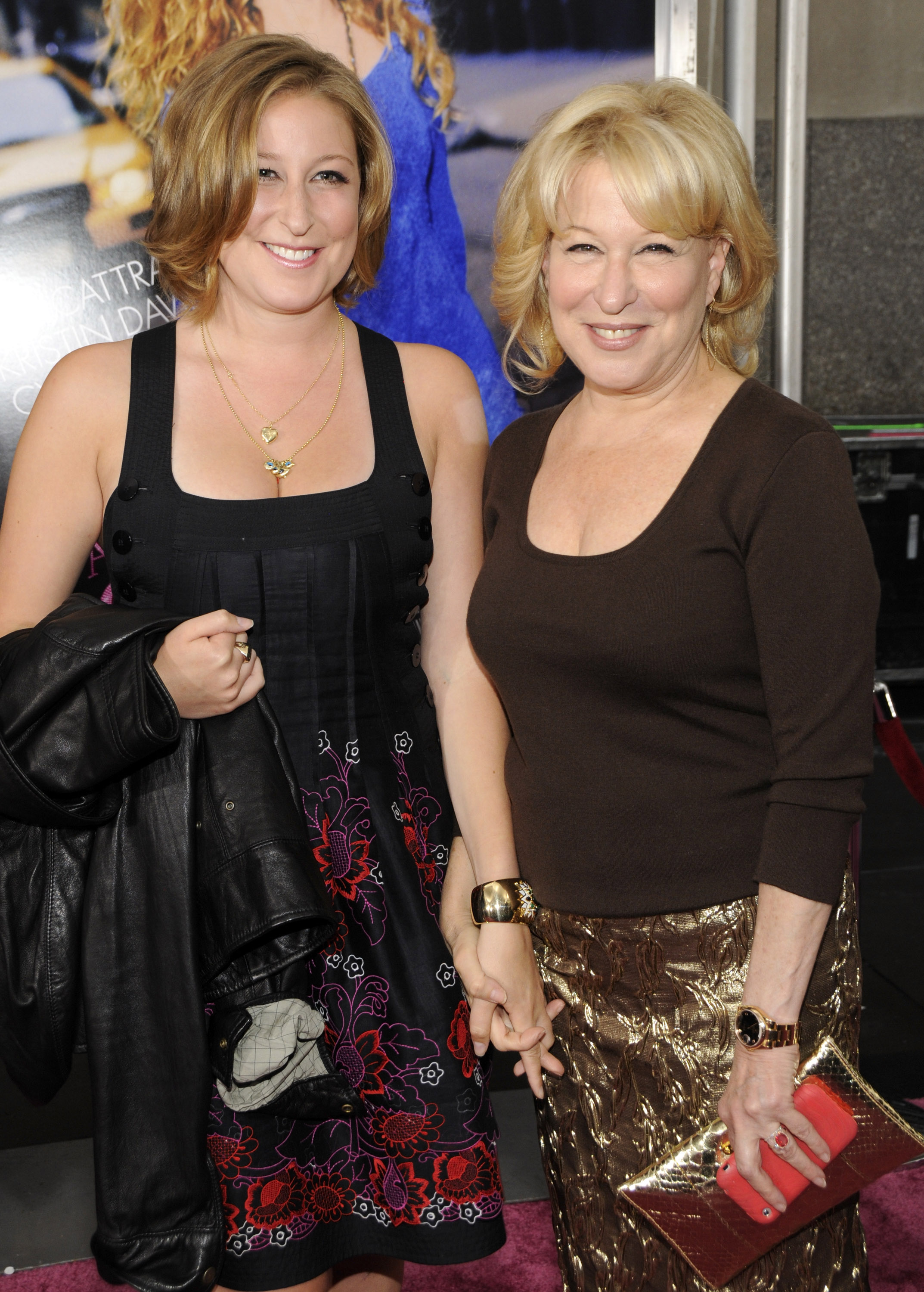 Sophie von Haselberg y su madre Bette Midler asisten al estreno de "Sex and the City: The Movie" el 27 de mayo de 2008 en Nueva York | Foto: Getty Images