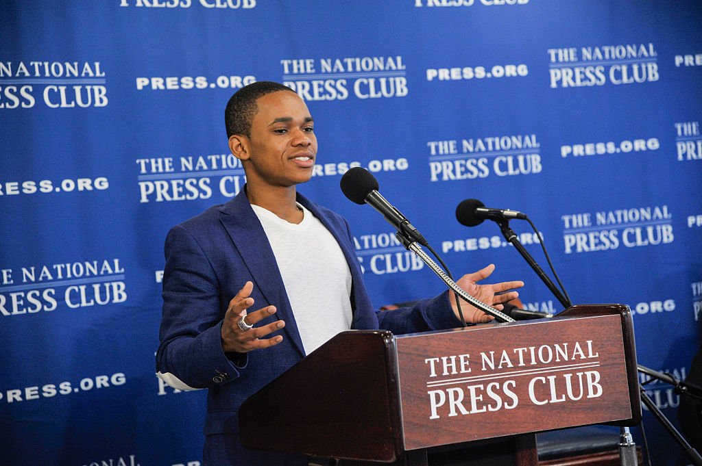 Doc Shaw en una conferencia de prensa en el National Press Club como parte del Fly-in de Namm en D.C. el 19 de mayo de 2015 | Foto: Getty Images