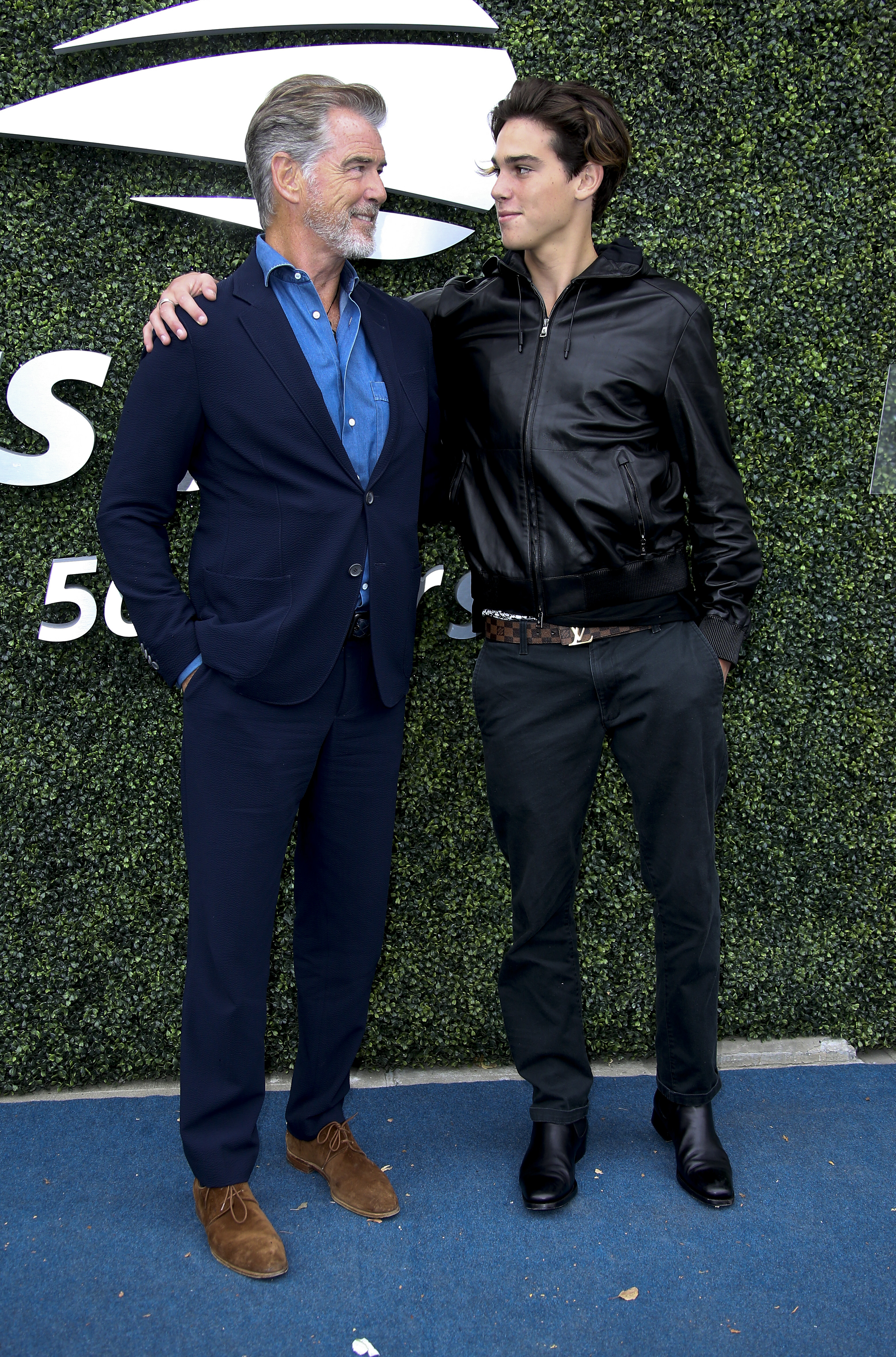 Pierce y Paris Brosnan asisten al US Open 2018 en Flushing Meadows, Queens, Nueva York, el 8 de septiembre de 2018 | Fuente: Getty Images