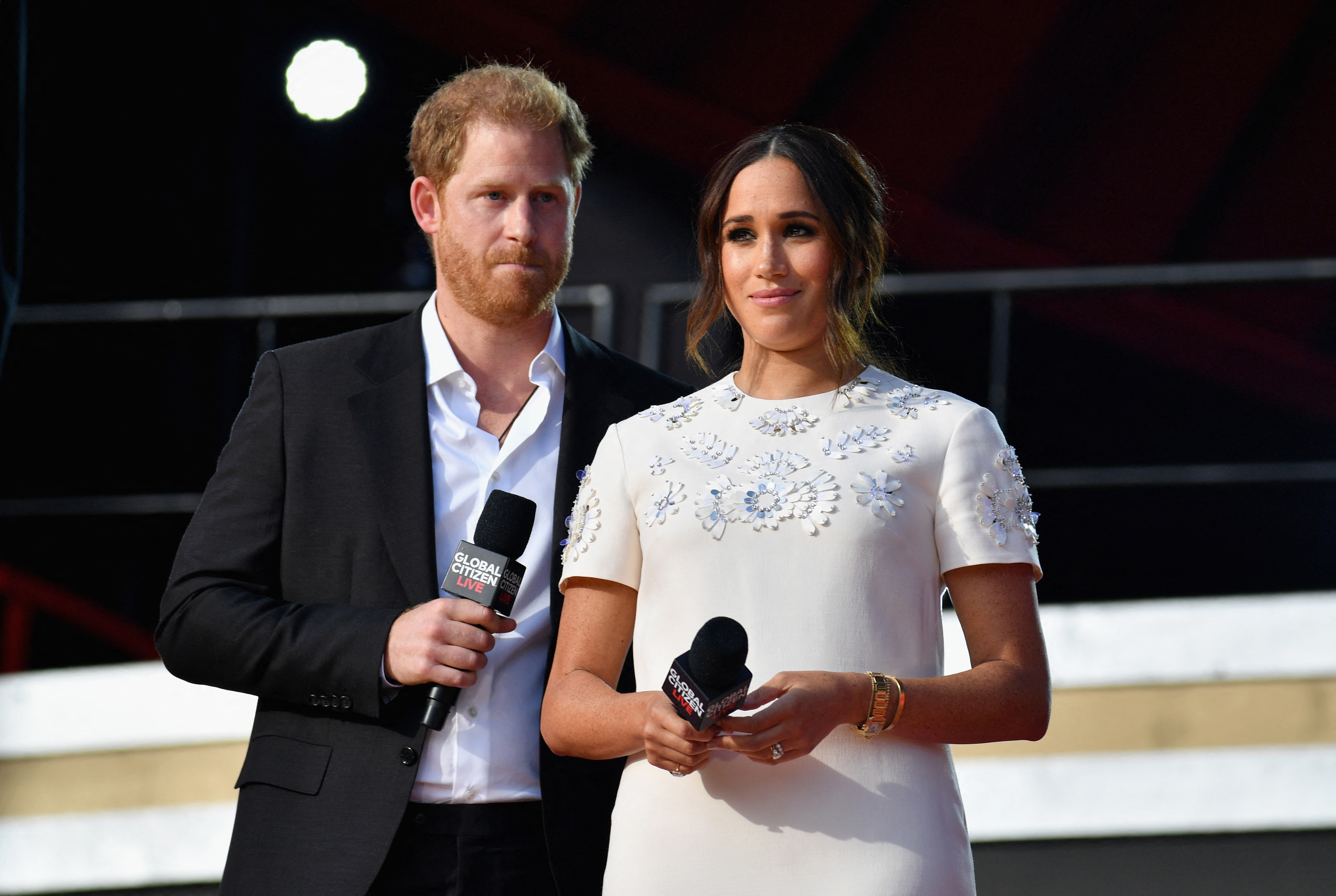 El príncipe Harry y Meghan Markle hablan durante el festival Global Citizen Live 2021, el 25 de septiembre de 2021, en Nueva York | Fuente: Getty Images