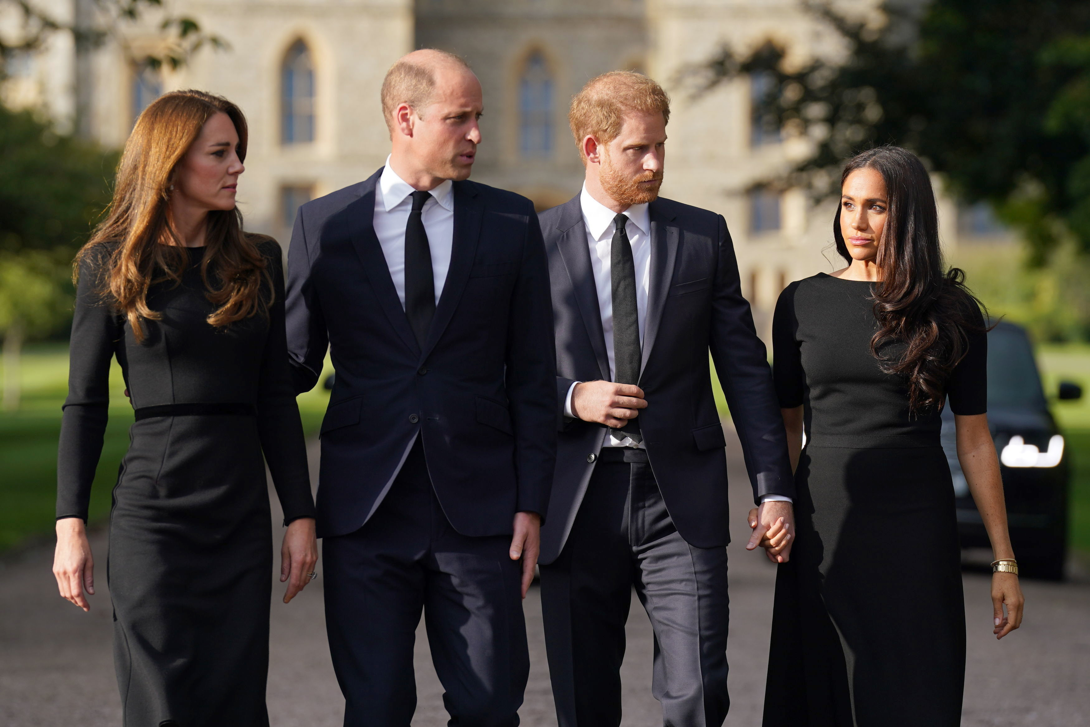 Kate, Princesa de Gales, el Príncipe William y el Duque y la Duquesa de Sussex fotografiados en el Castillo de Windsor el 10 de septiembre de 2022, en Windsor, Inglaterra. | Fuente: Getty Images