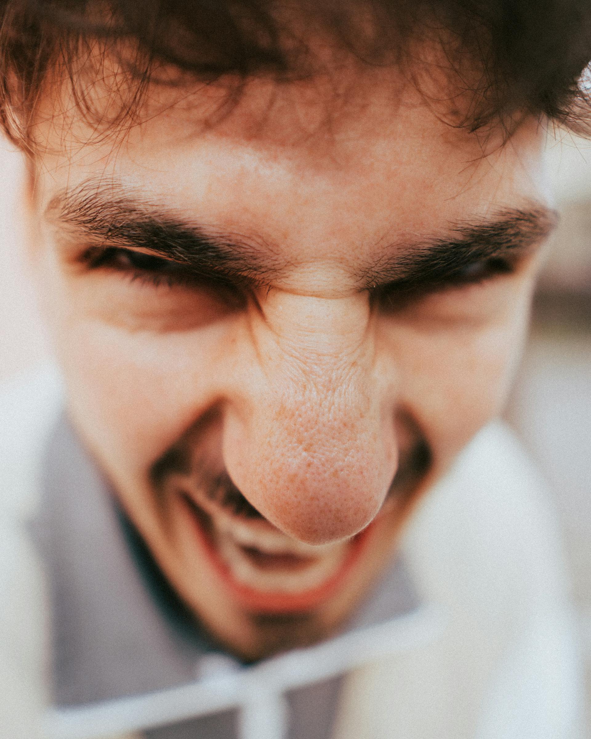 Un hombre furioso | Fuente: Pexels