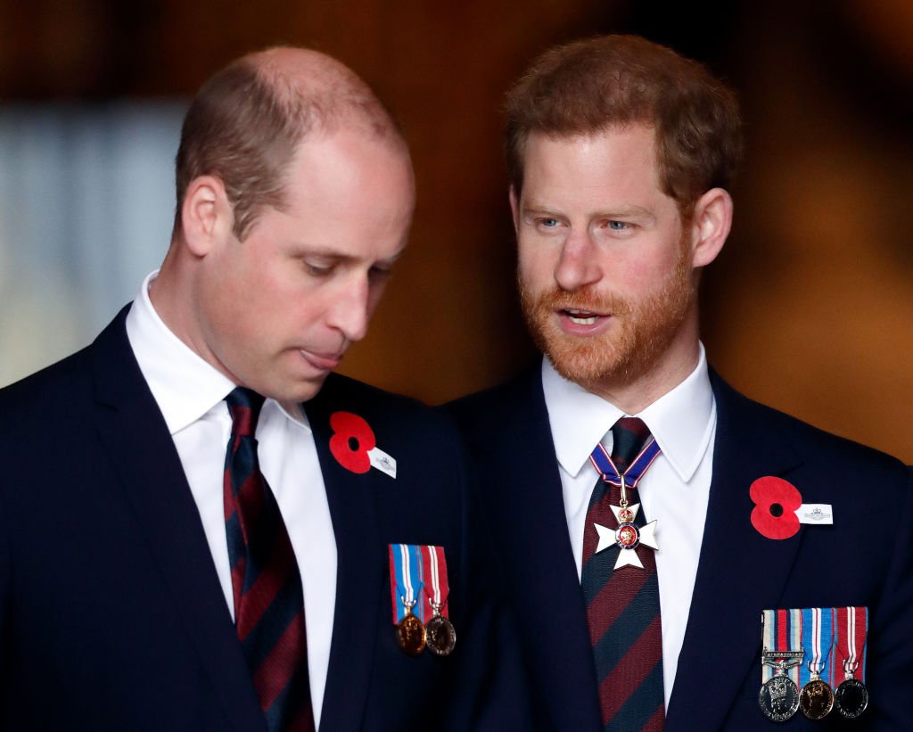 Los príncipes William y Harry el 25 de abril de 2018 en Londres, Inglaterra. | Foto: Getty Images