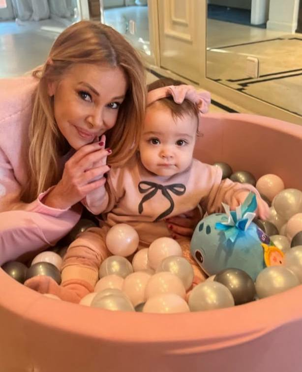 Ana Obregón con su nieta Ana Sandra. | Fuente: Instagram/Ana_Obregon Oficial.