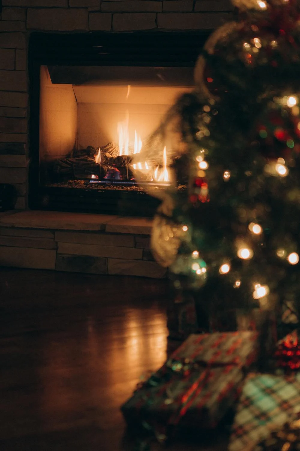 Una casa decorada para Navidad | Fuente: Pexels