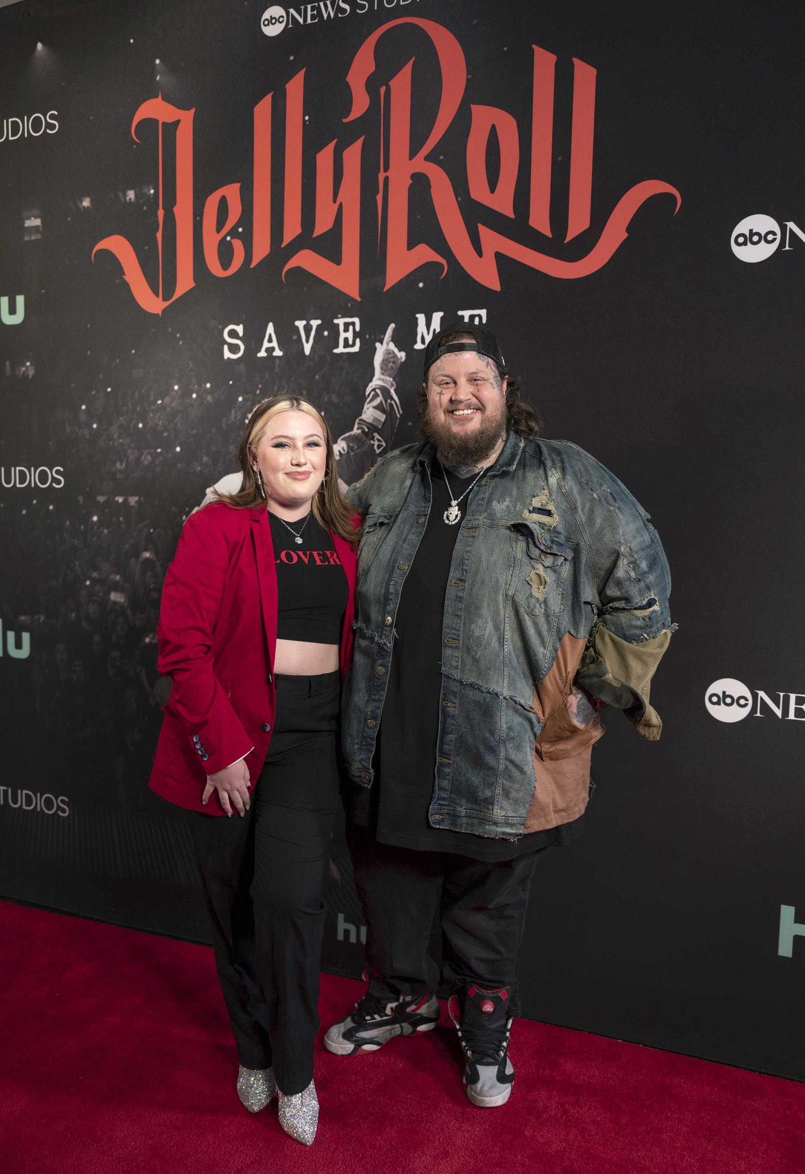 Bailee Ann y Jelly Roll asisten al estreno mundial del documental "Jelly Roll: Save Me", 2023 | Fuente: Getty Images