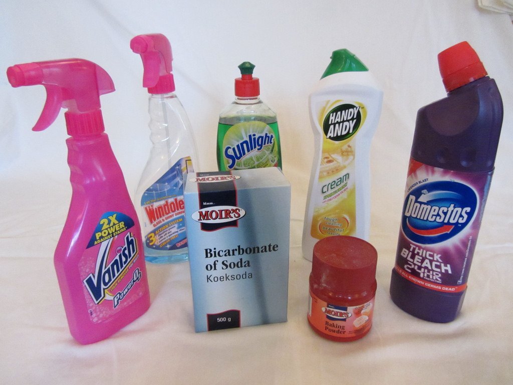 Varios productos de limpieza. | Imagen: Flickr