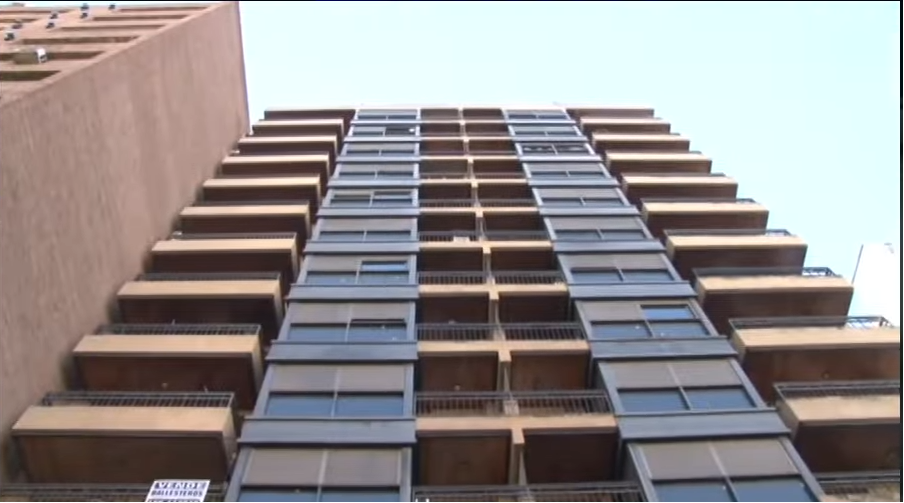 El edificio donde ocurrió el hecho | Fuente: YouTube/telefecordoba