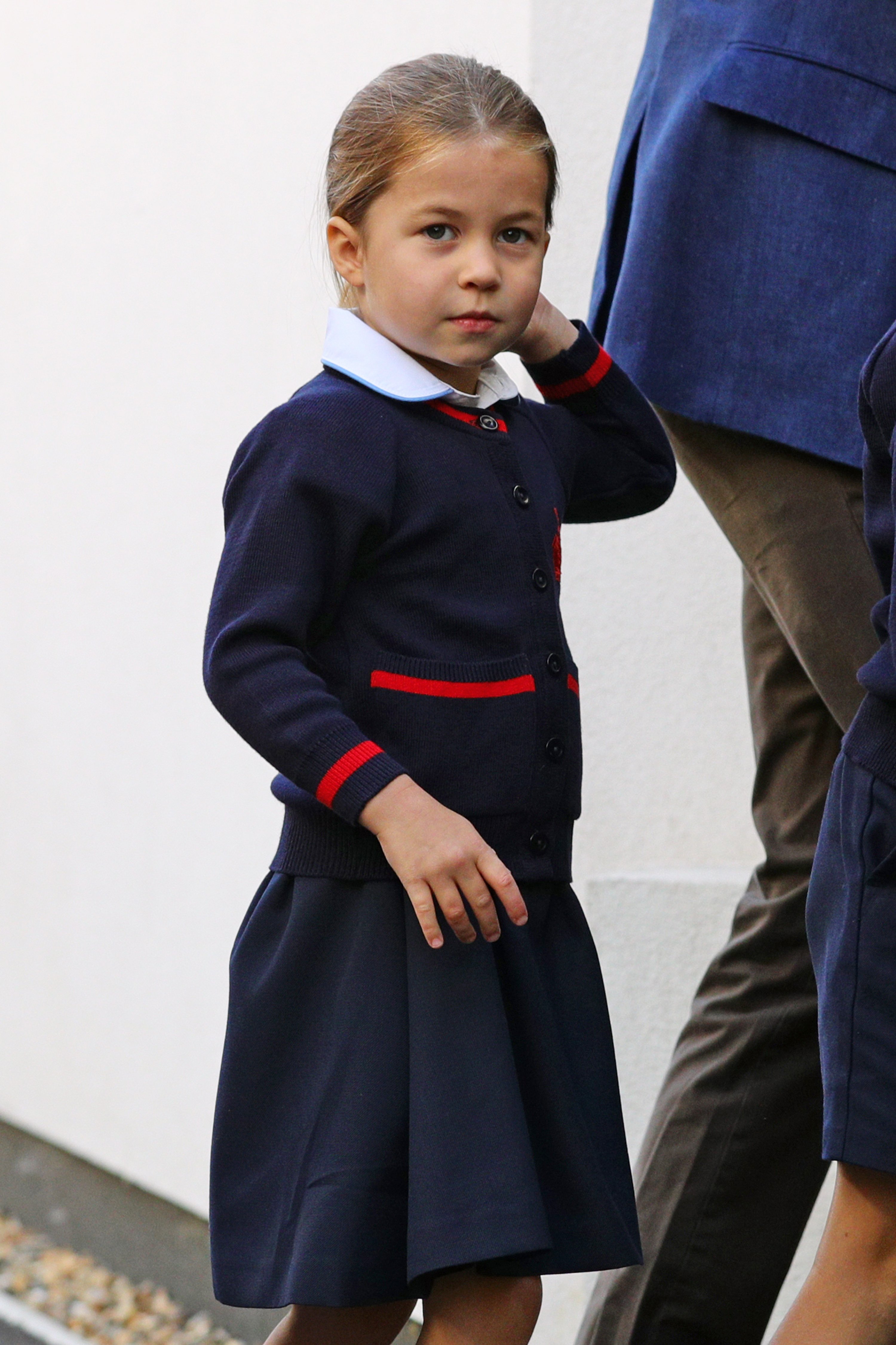 La princesa Charlotte llegando a su primer día de colegio en el Thomas's Battersea de Londres el 5 de septiembre de 2019, en Londres, Inglaterra | Foto: Getty Images