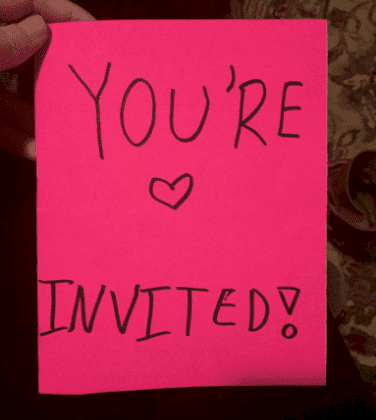 Invitación que niñera publicó por su cuenta en Twitter. | Foto: Twitter/Daisybhelm.