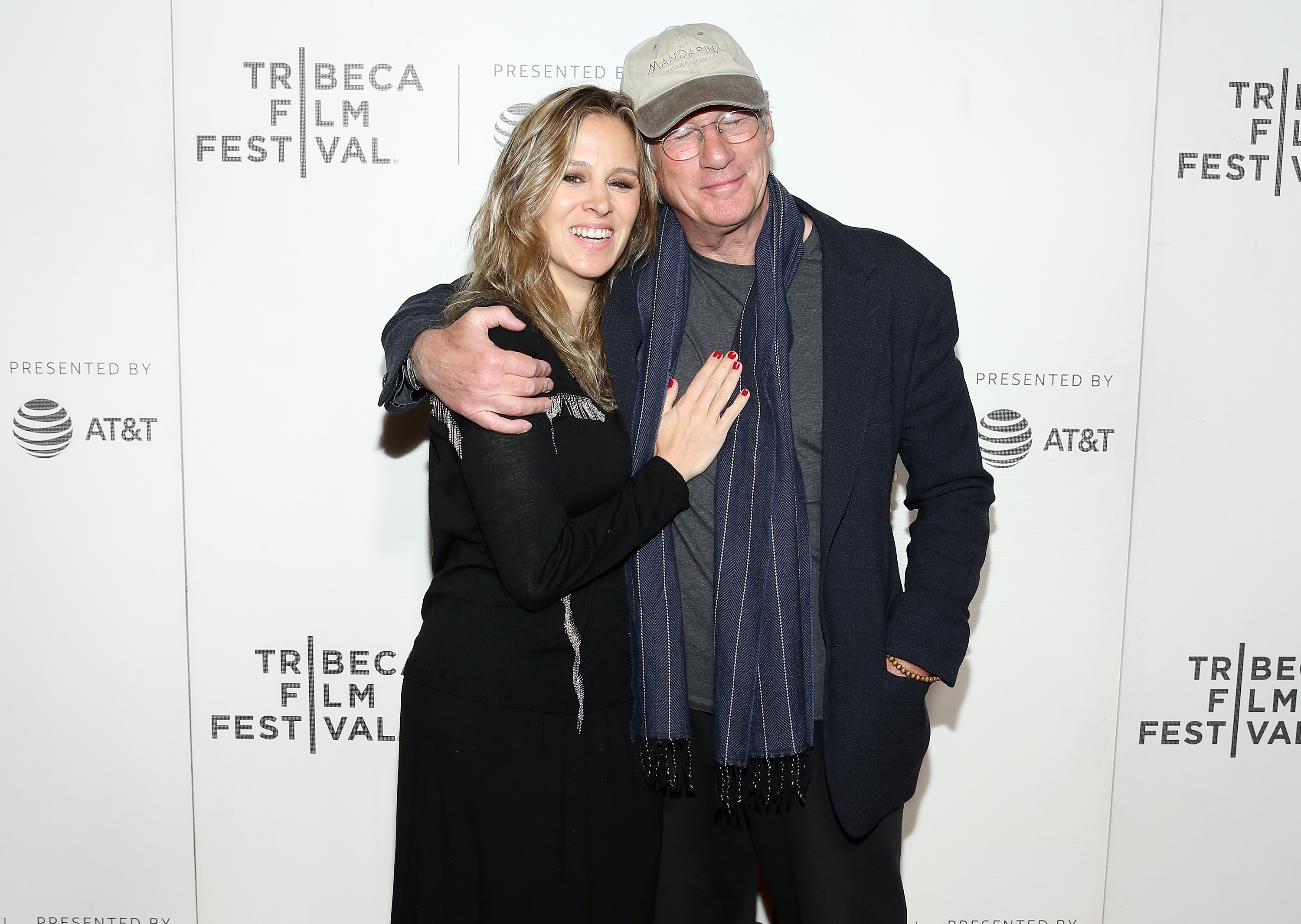 Alejandra Silva y Richard Gere en el Festival de Cine de Tribeca en Nueva York el 3 de mayo de 2019 | Fuente: Getty Images