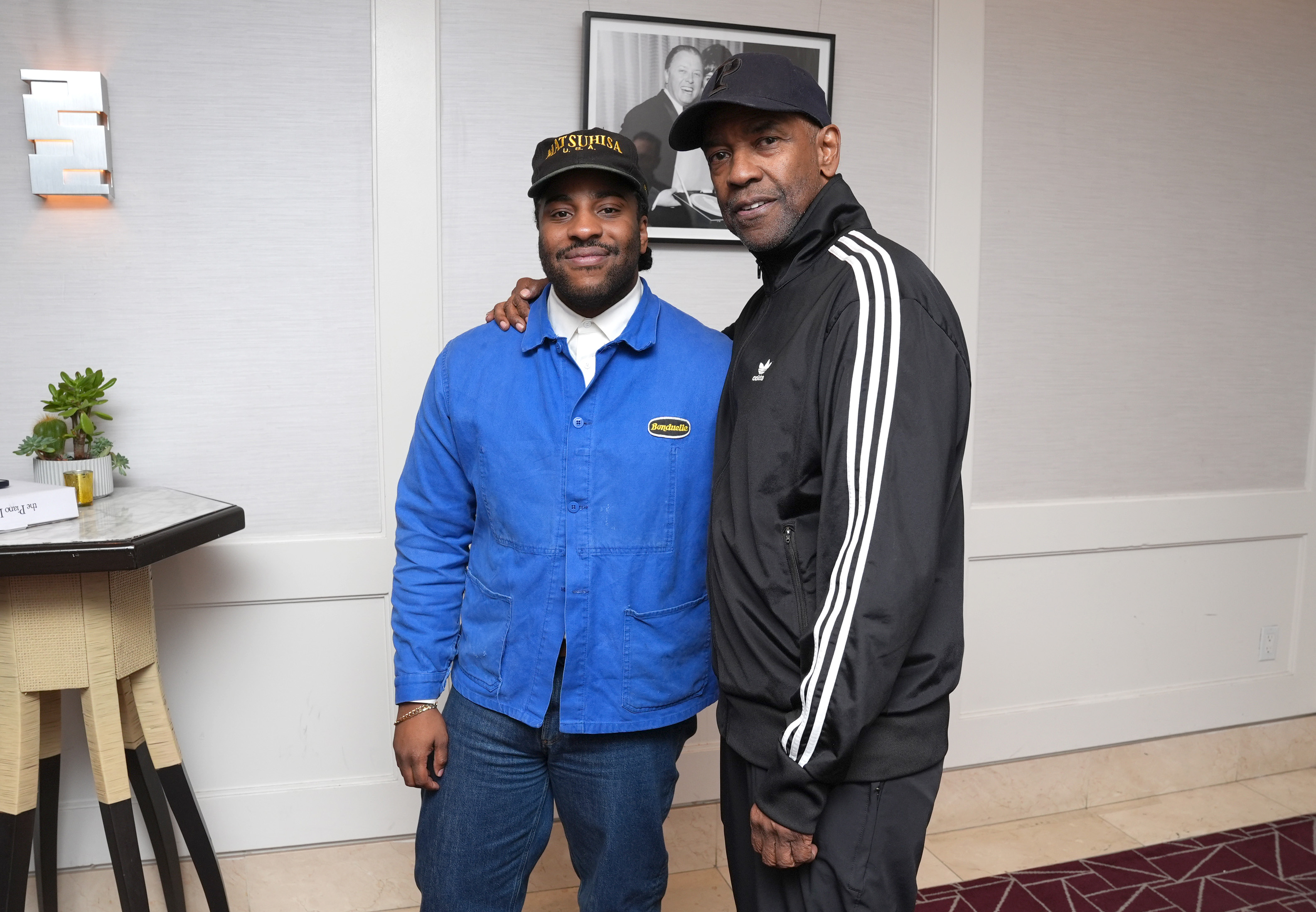 Malcolm y Denzel Washington asisten a la proyección en Los Angeles Tastemaker de "The Piano Lesson" el 16 de noviembre de 2024, en West Hollywood, California. | Fuente: Getty Images