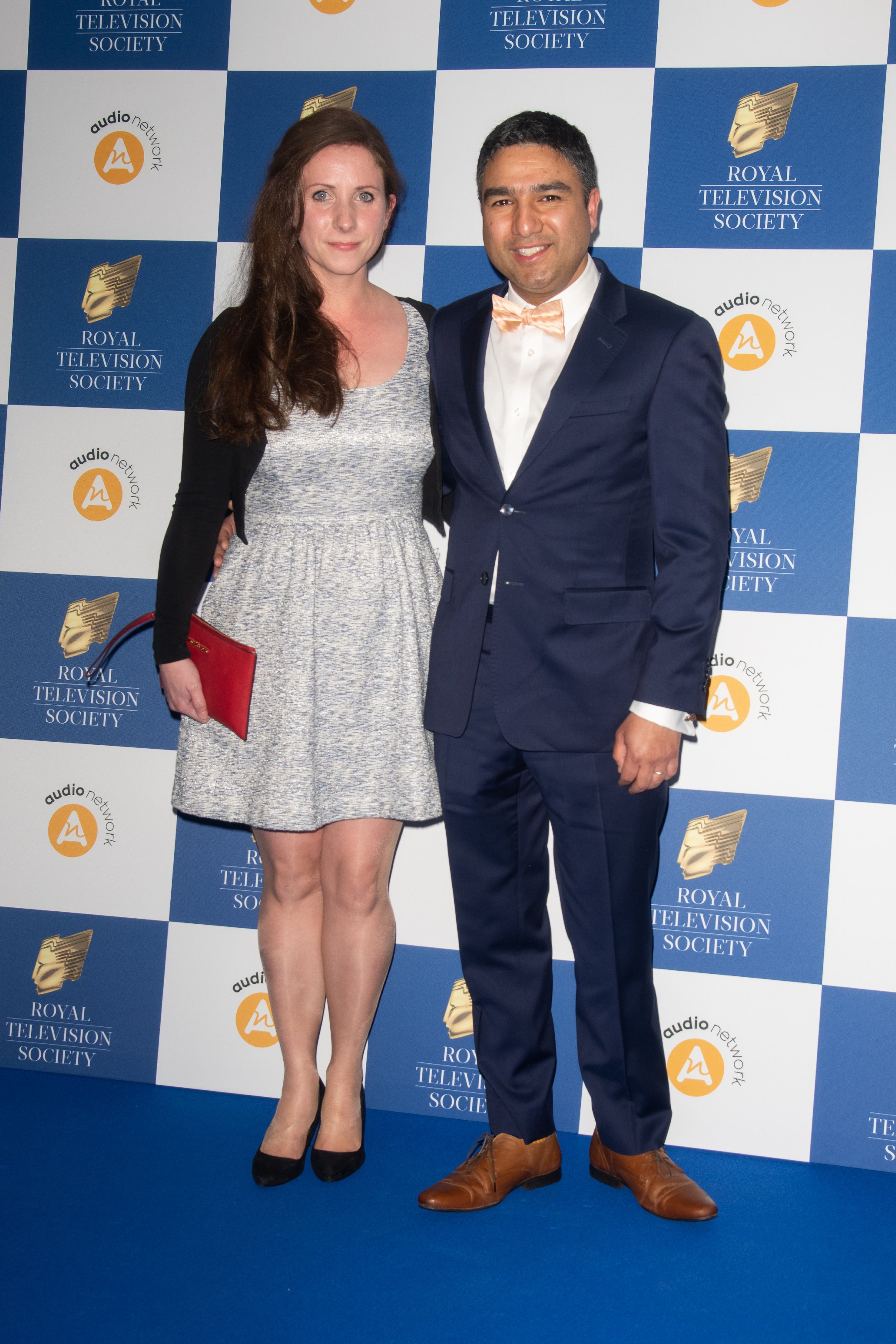 Nick Mohammed y Becka Mohammed durante los Royal Television Society Programme Awards en The Grosvenor House Hotel, el 29 de marzo de 2022, en Londres, Inglaterra. | Foto: Getty Images