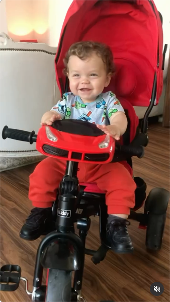 Florencia Peña compartió varias imágenes familiares para festejar el cumpleaños número 9 de su hijo Felipe | Fuente: Instagram/flor_de_p