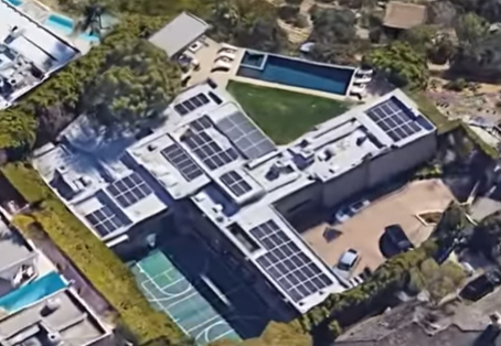 El complejo de Leonardo DiCaprio en Hollywood Hills en un vídeo del 17 de septiembre de 2022 | Foto: YouTube.com/KNOW6666