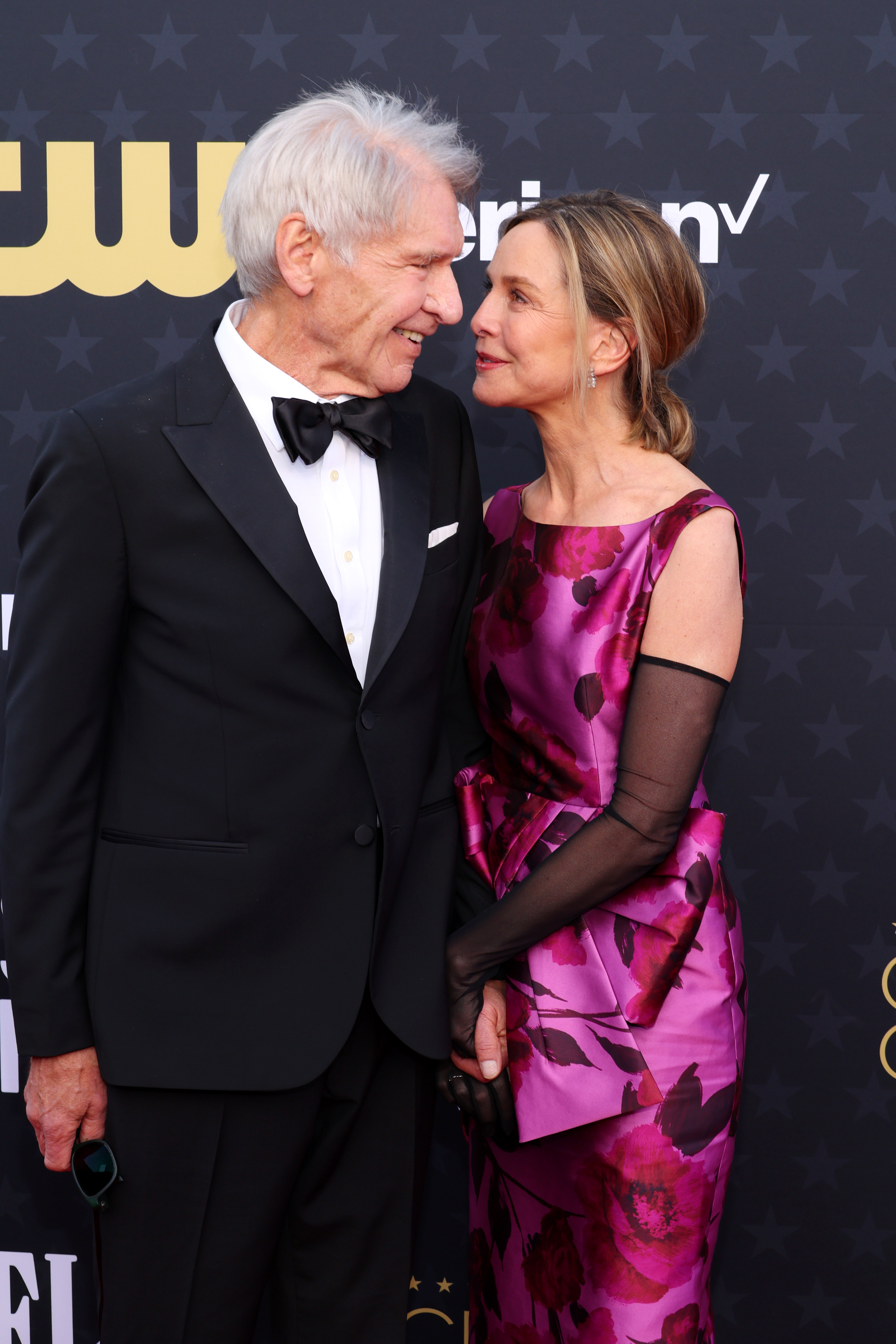 Harrison Ford y Calista Flockhart en la 29ª edición anual de los Critics Choice Awards en Barker Hangar el 14 de enero de 2024, en Santa Mónica, California. | Fuente: Getty Images