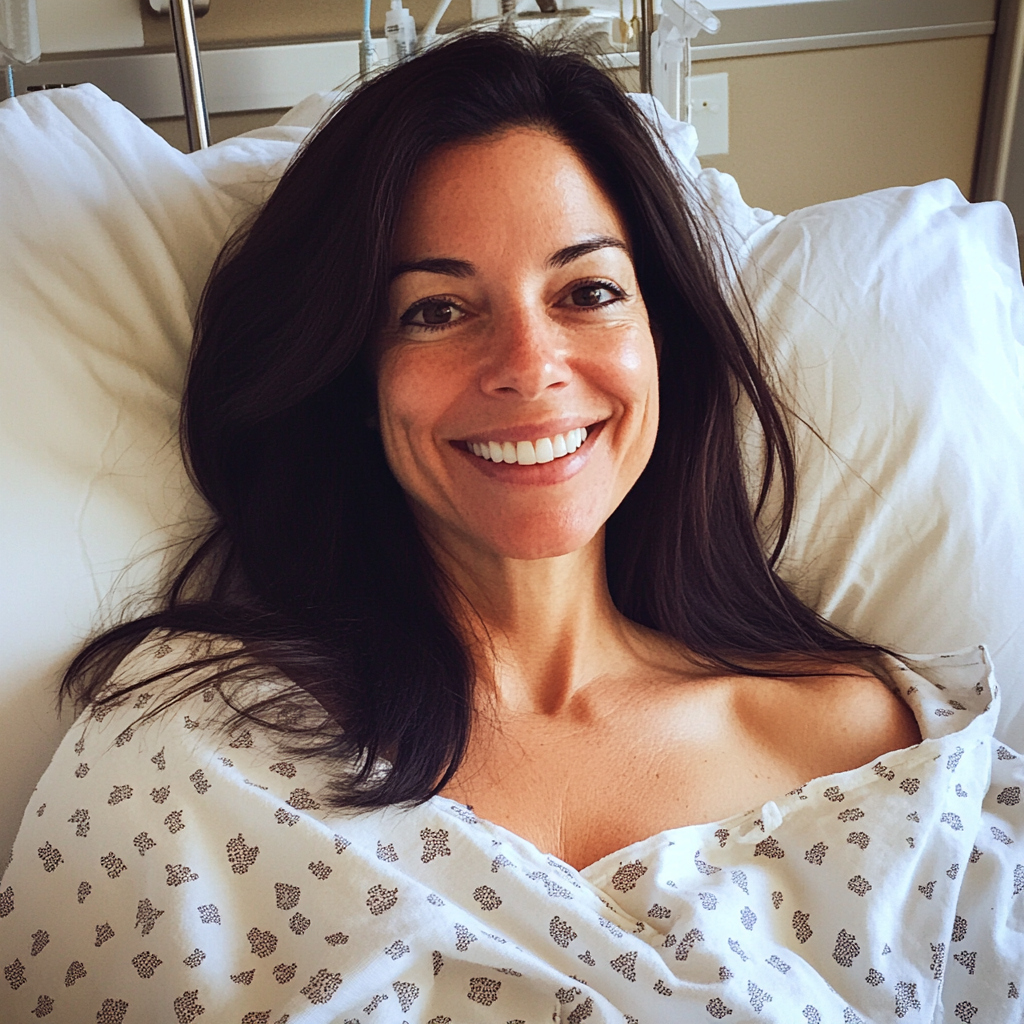 Una mujer sonriente en una cama de hospital | Fuente: Midjourney