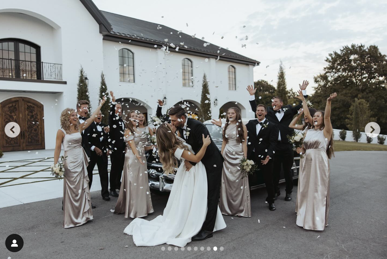 Vista exterior limpia del lugar de la boda de Jana Duggar y Stephen Wissmann, de inspiración minimalista, publicada en agosto de 2024 | Fuente: Instagram/janamduggar