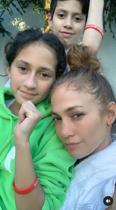 Jennifer Lopez con sus gemelos en crecimiento | Fuente: Instagram/jlo