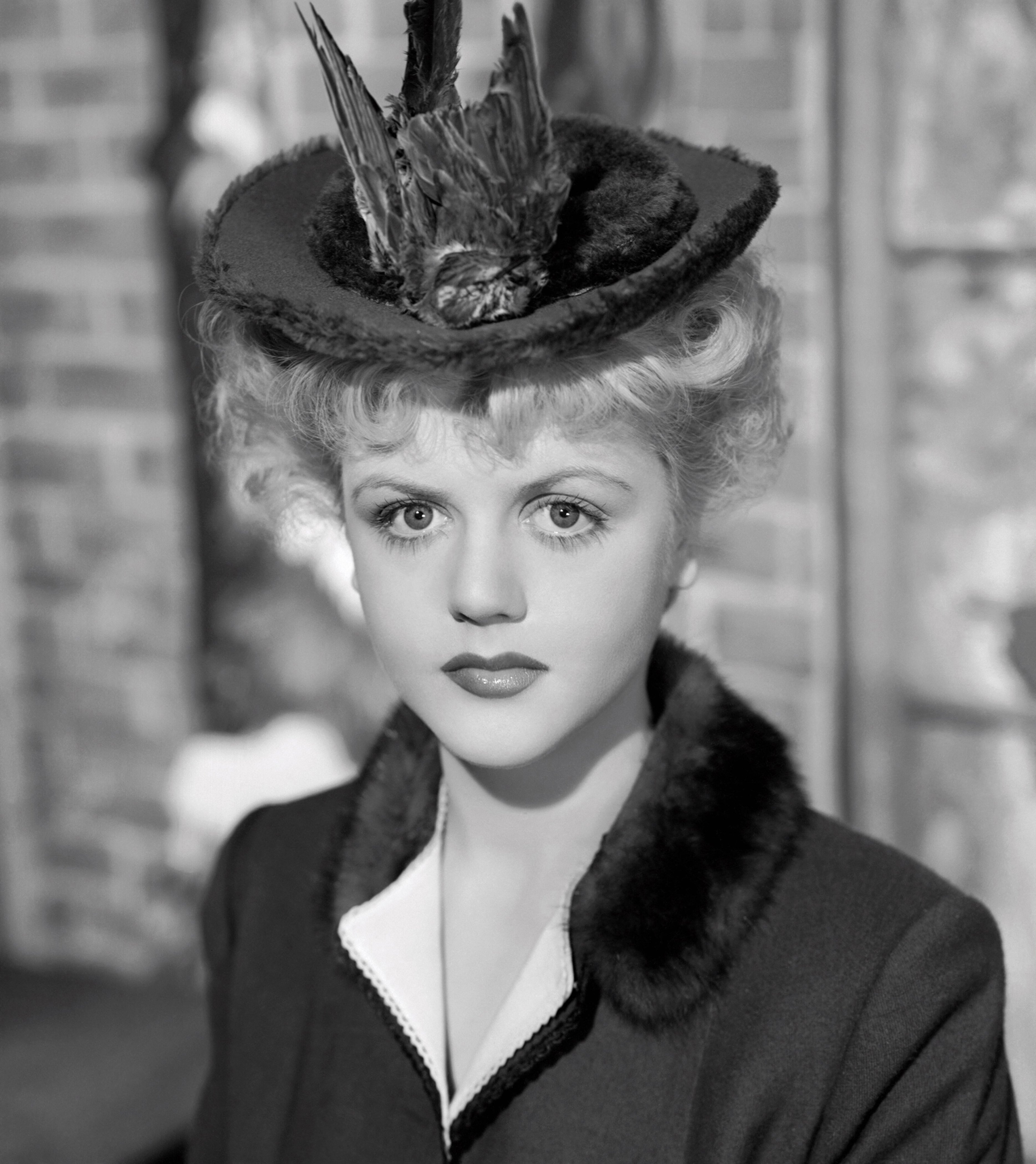 Angela Lansbury en una escena de la película "El retrato de Dorian Gray" alrededor de 1945. | Foto: Getty Images 