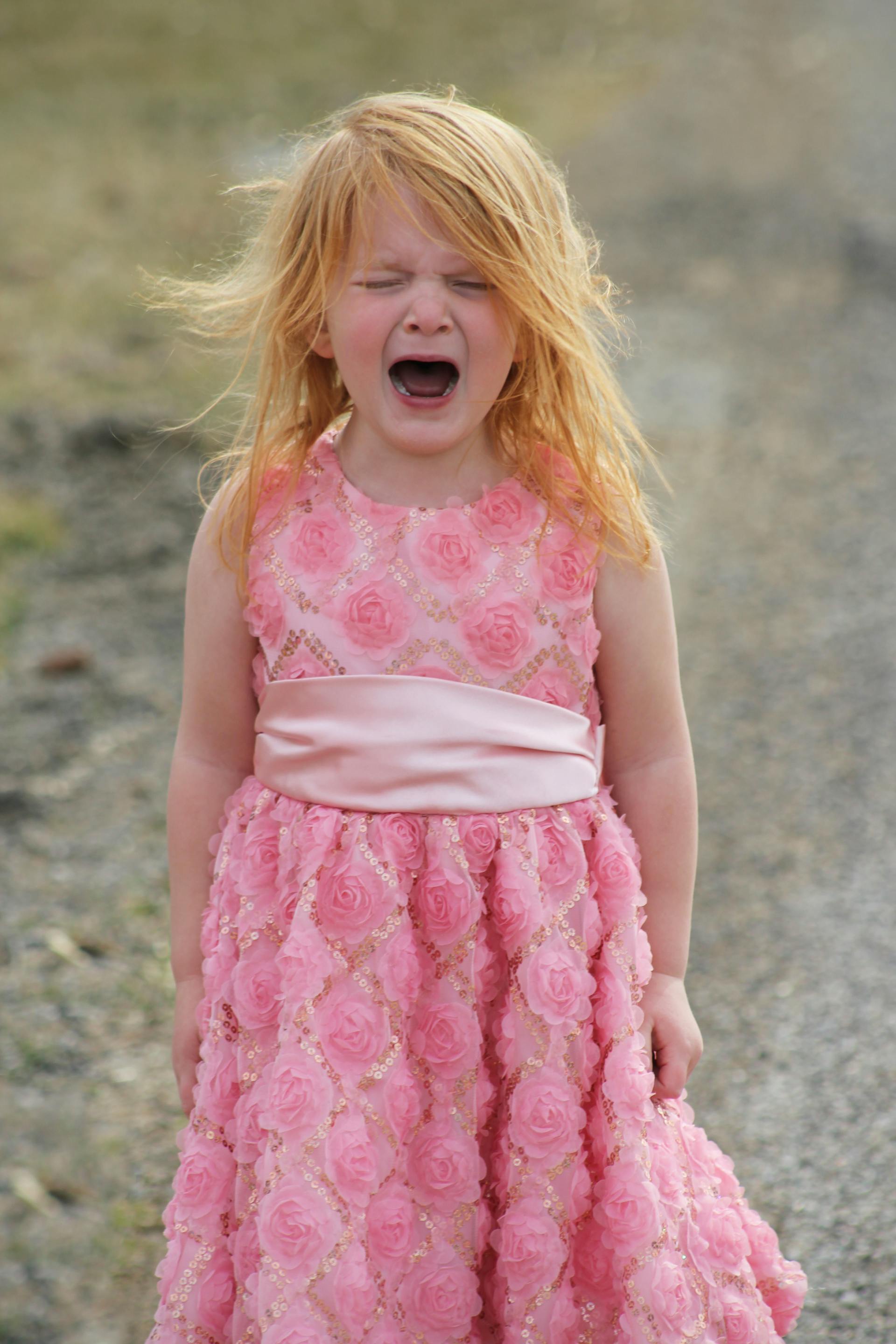 Una niña llorando | Fuente: Pexels