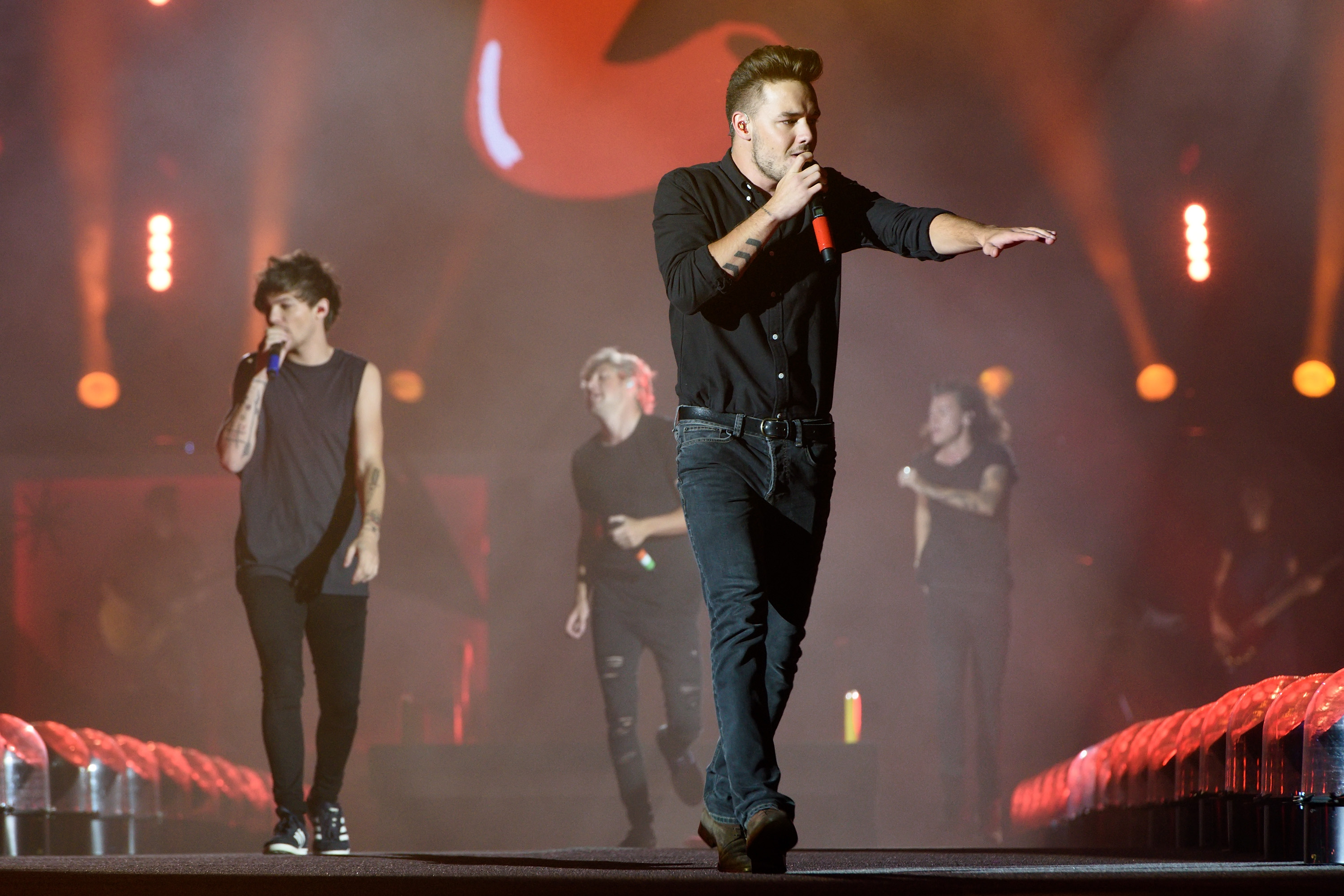 Louis Tomlinson, Niall Horan, Liam Payne y Harry Styles actúan en el Soldier Field de Chicago el 23 de agosto de 2015 | Fuente: Getty Images