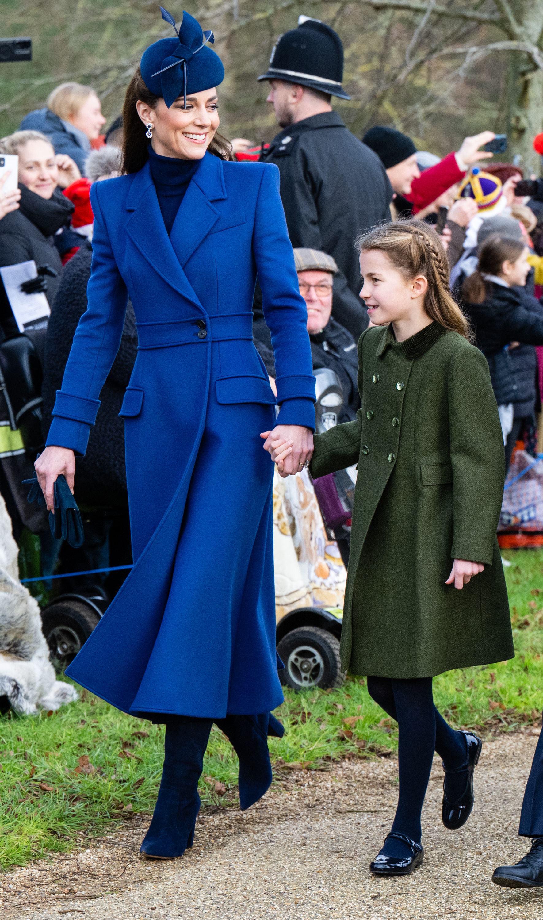 La Princesa de Gales y su hija, la Princesa Charlotte, en el servicio de la mañana de Navidad en la iglesia de Sandringham, el 25 de diciembre de 2023 | Foto: Getty Images
