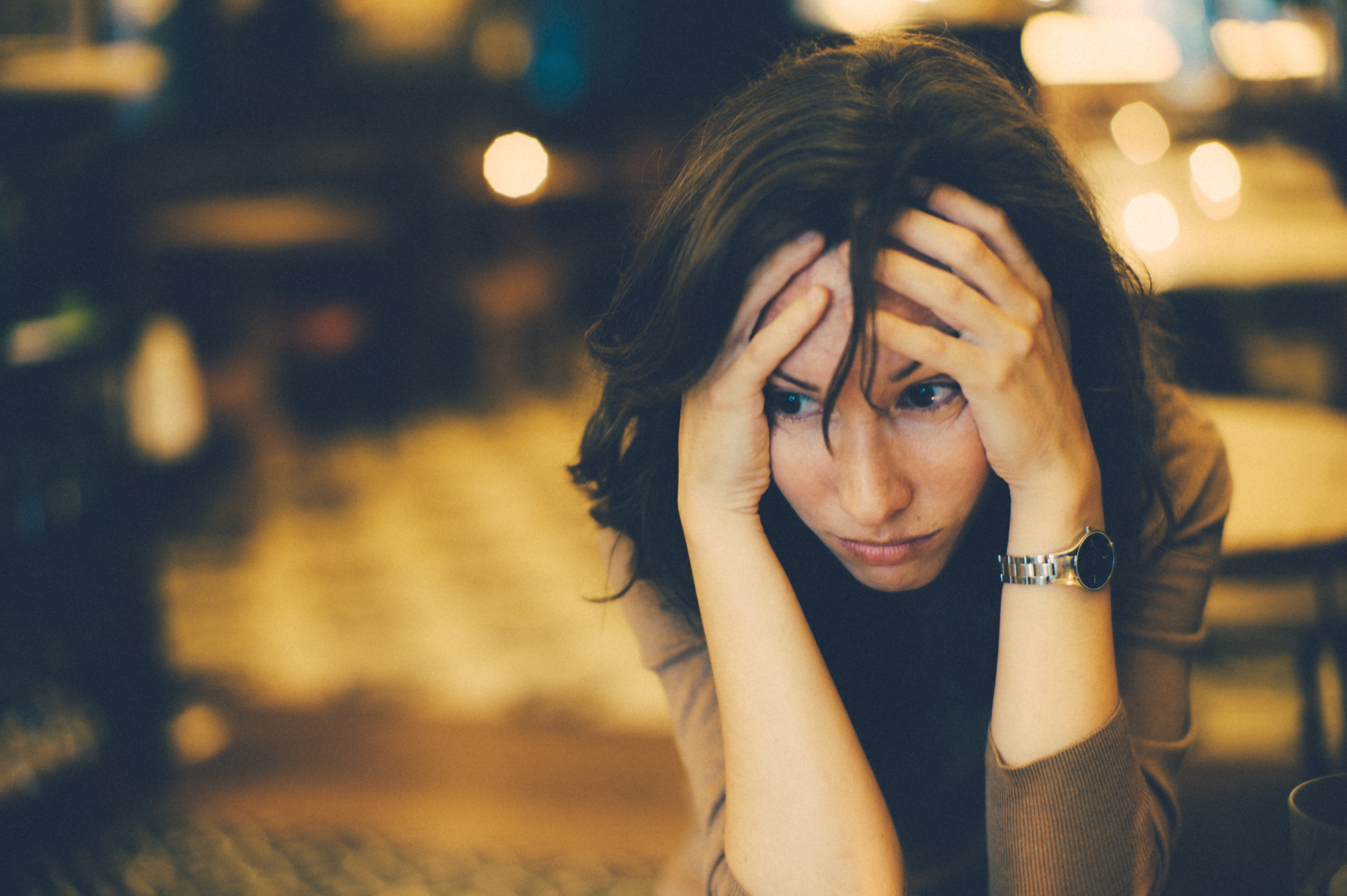 Mujer preocupada | Fuente: Getty Images