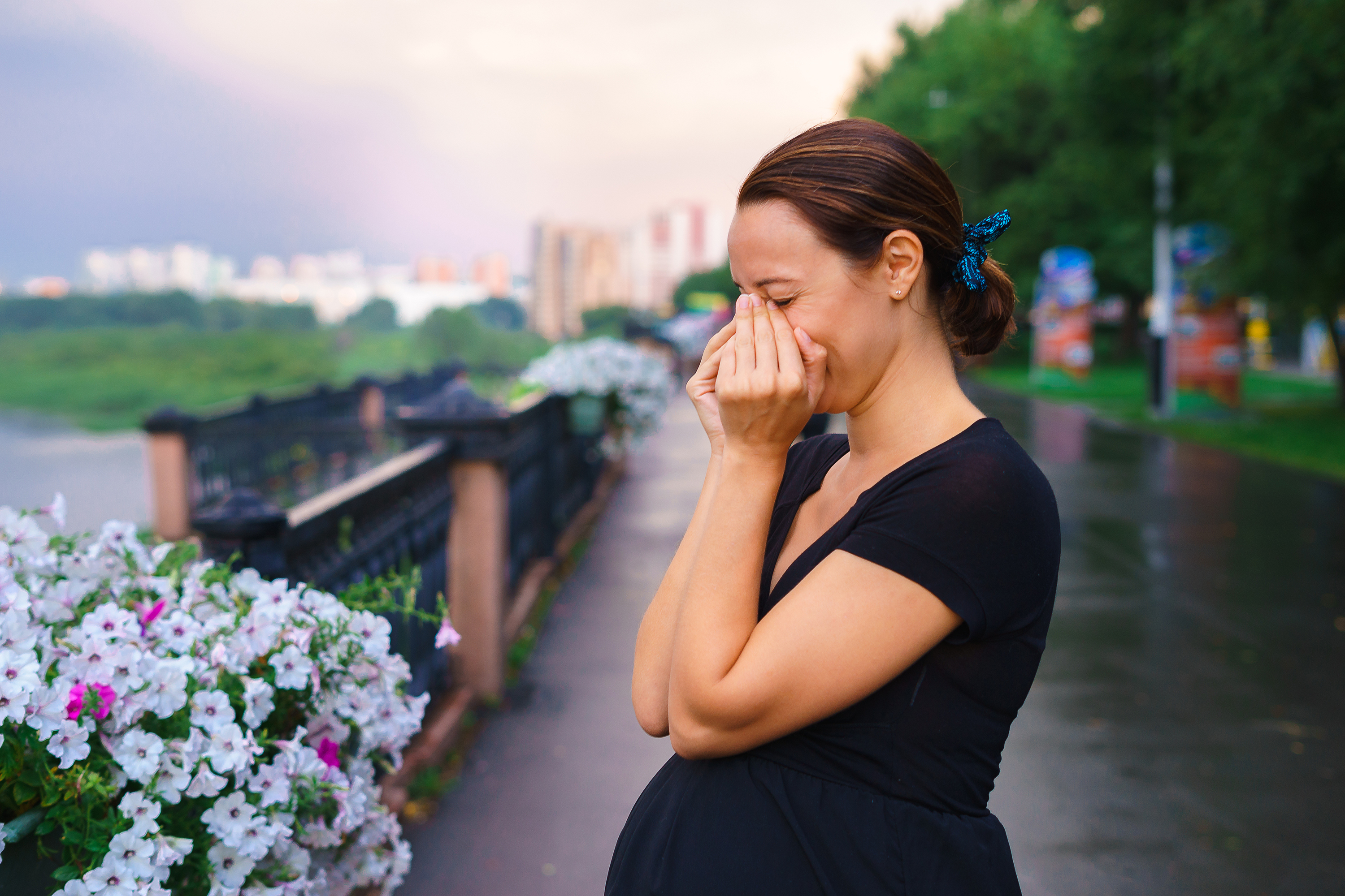 Mujer embarazada llorando. | Foto: Shutterstock