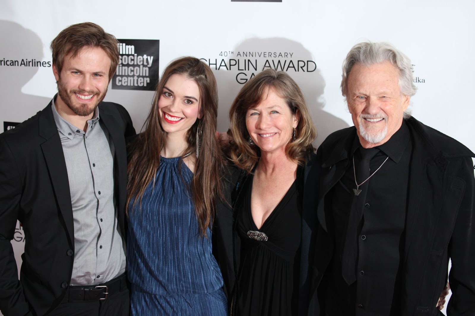 Jesse Kristofferson, Kimberly Alexander, Lisa Kristofferson y Kris Kristofferson en la 40ª Gala Anual de los Premios Chaplin en Honor a Barbra Streisand, el 22 de abril de 2012, en Nueva York. | Fuente: Getty Images