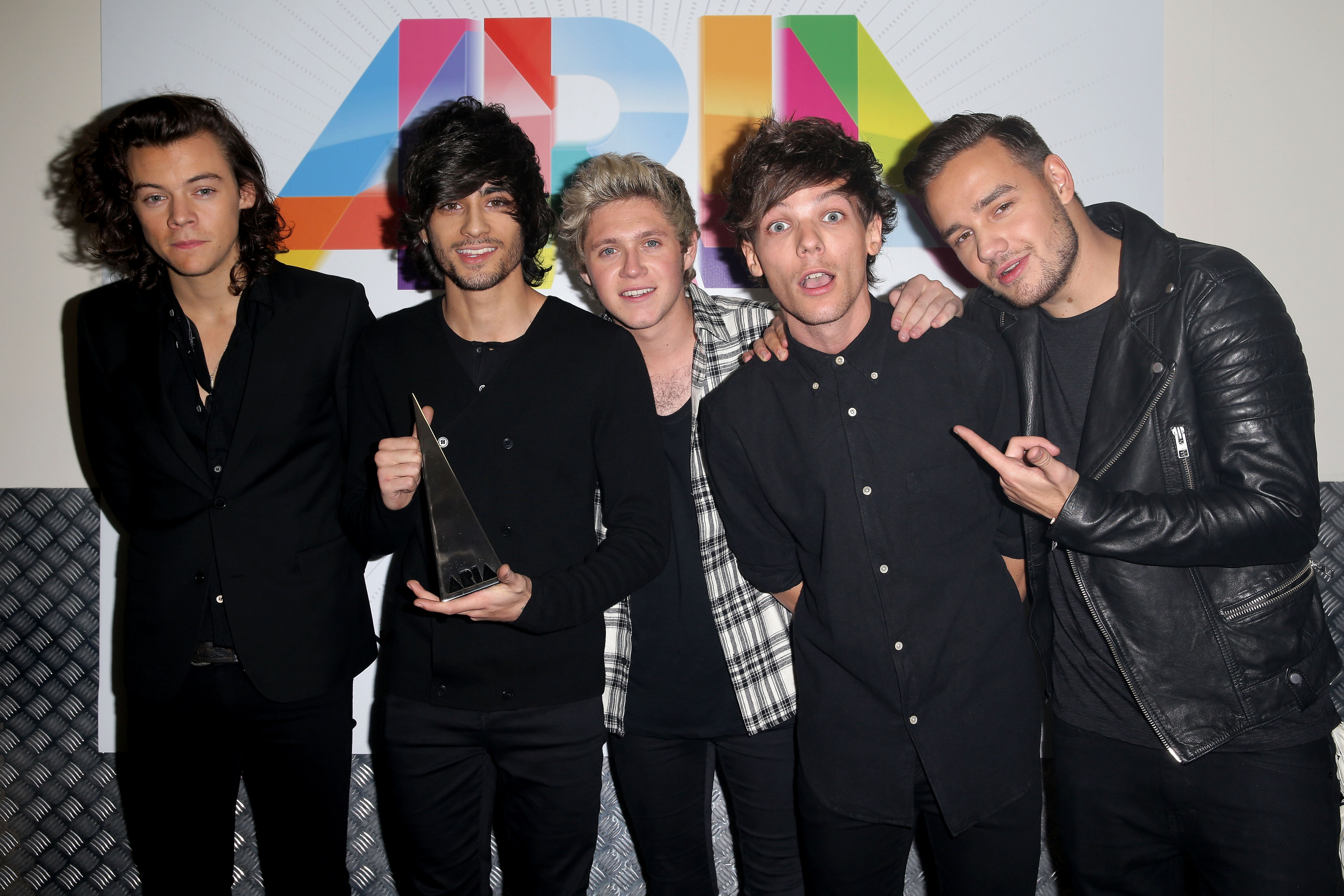 Harry Styles, Zayn Malik, Niall Horan, Louis Tomlinson y Liam Payne asisten a la 28ª edición de los Premios ARIA en Sidney, Australia, el 26 de noviembre de 2014 | Fuente: Getty Images