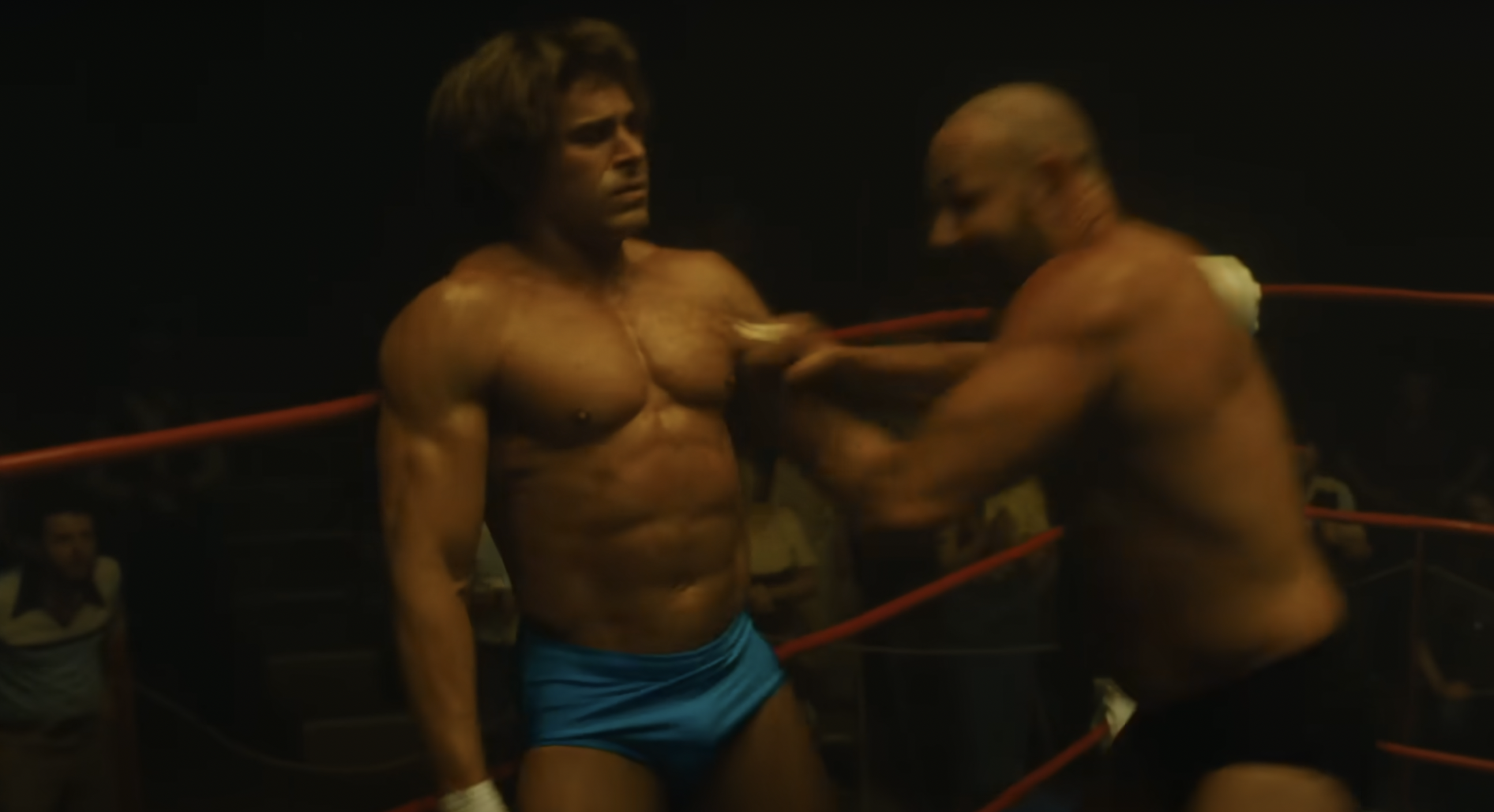 Zac Efron en el ring de lucha libre como Kevin Von Erich en "The Iron Claw", de un video del 14 de febrero de 2024 | Fuente: YouTube/A24