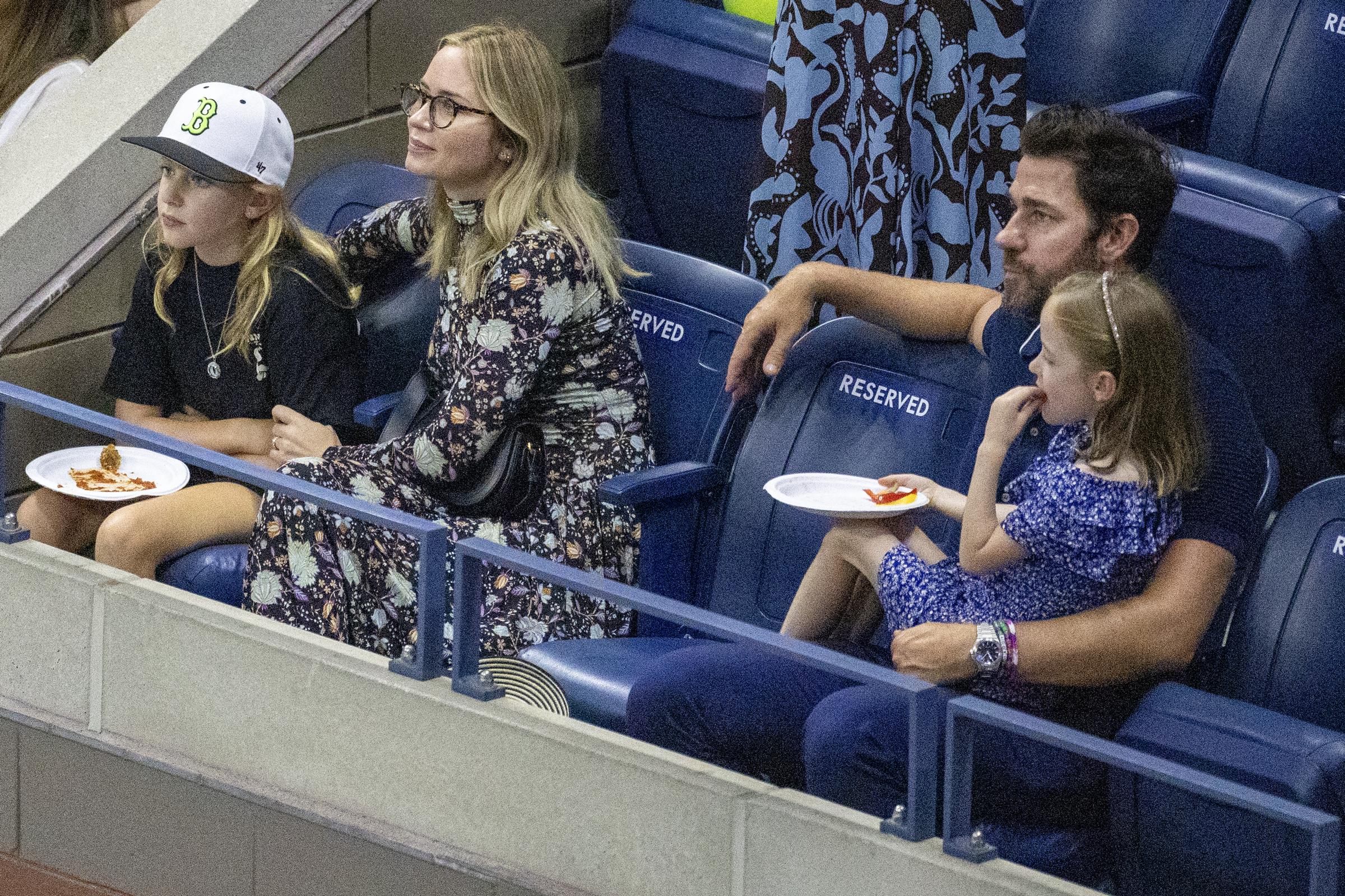 Emily Blunt y John Krasinski asistieron al US Open el 8 de septiembre de 2023 en Flushing, Queens, Nueva York | Fuente: Getty Images