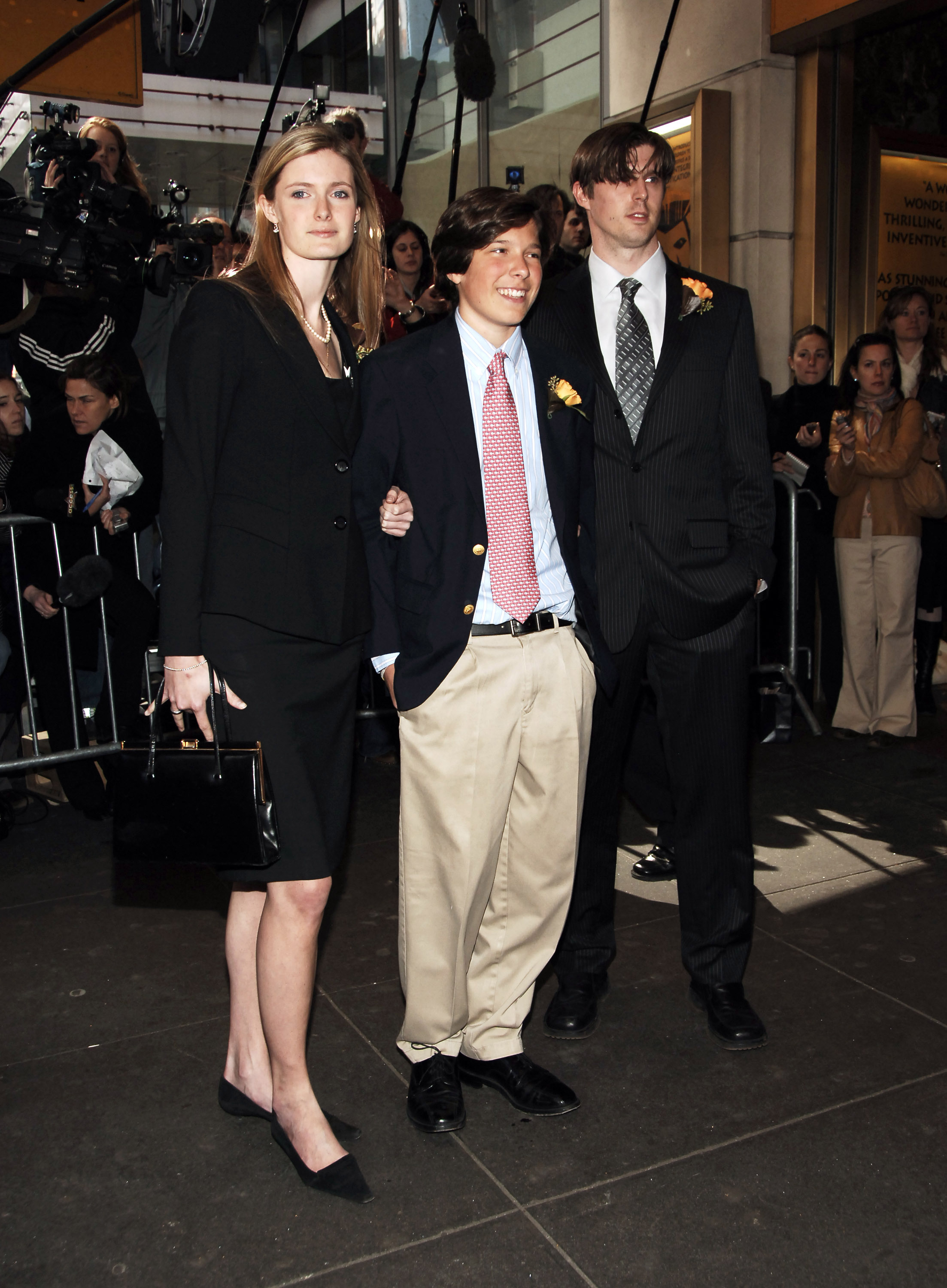 Will Reeve con sus hermanastros, Alexandra y Matthew Reeve, en el Memorial por Dana Reeve, el 10 de abril de 2006 | Fuente: Getty Images